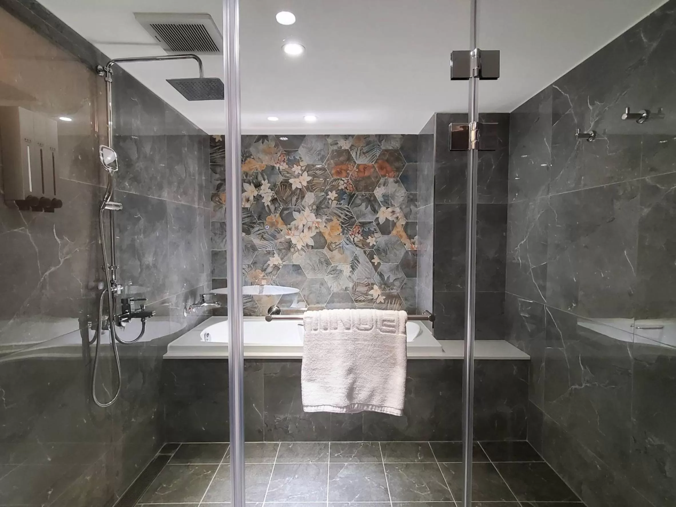 Bathroom in HINOEN Hotel