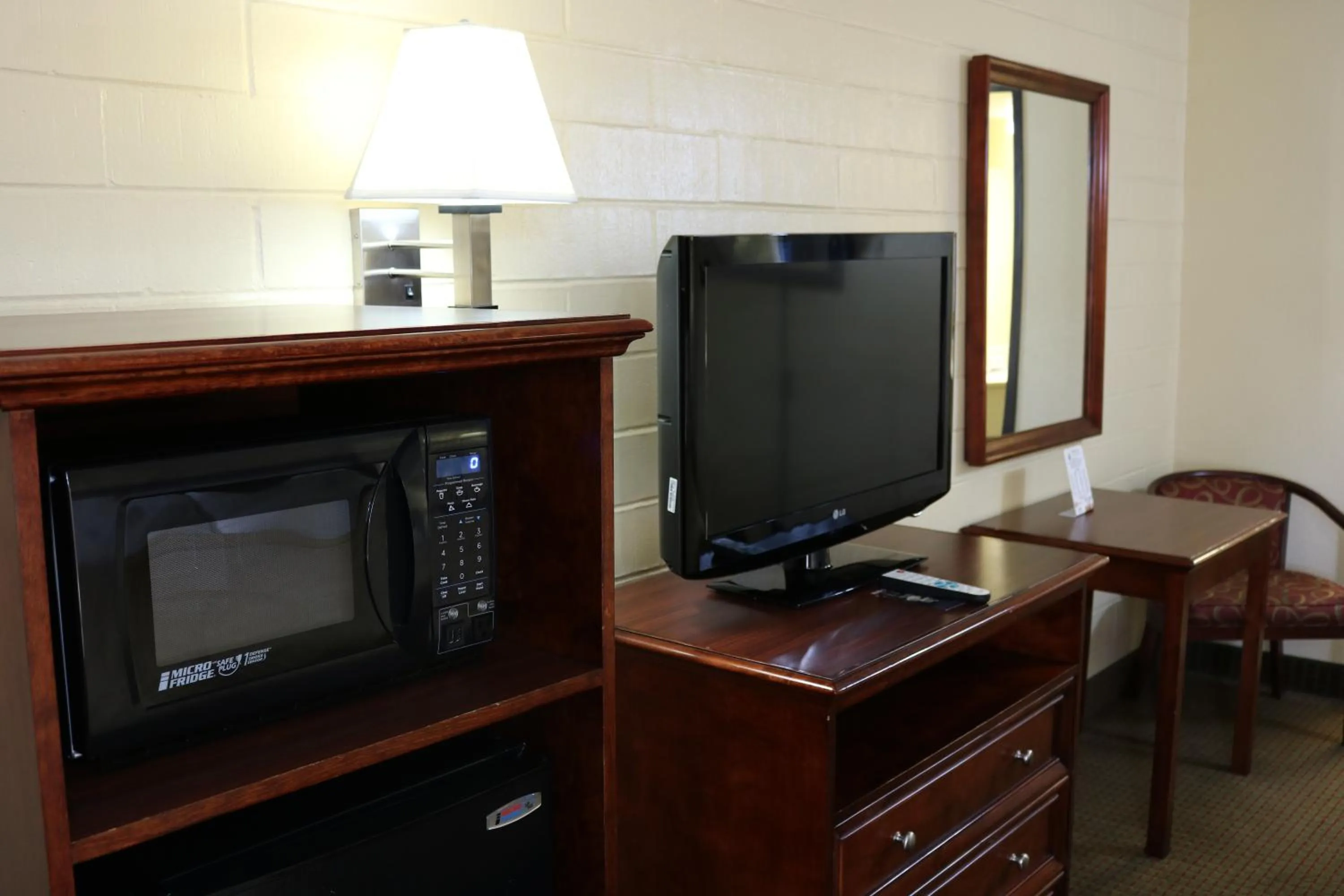 TV and multimedia in Budget Inn Flagstaff