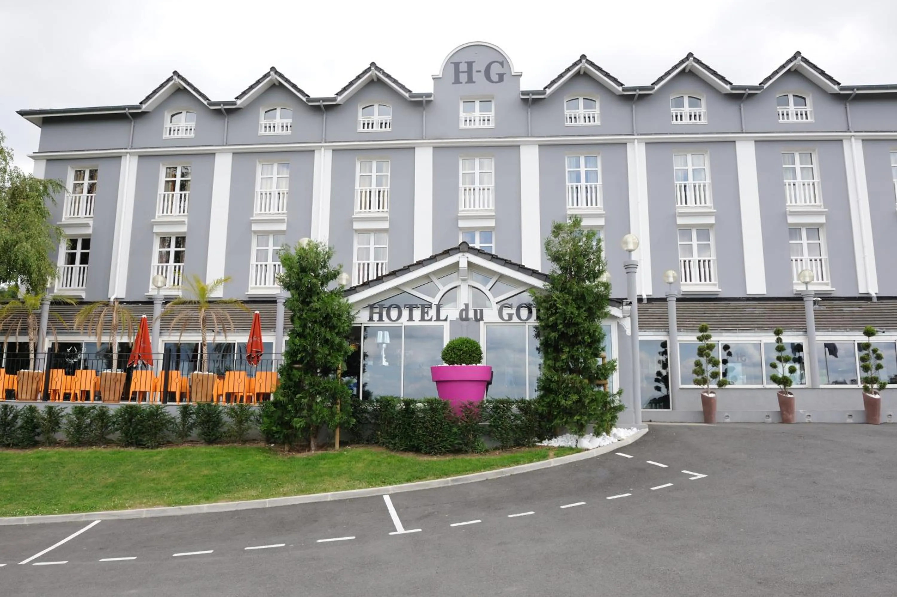 Property building in Hotel Du Golf