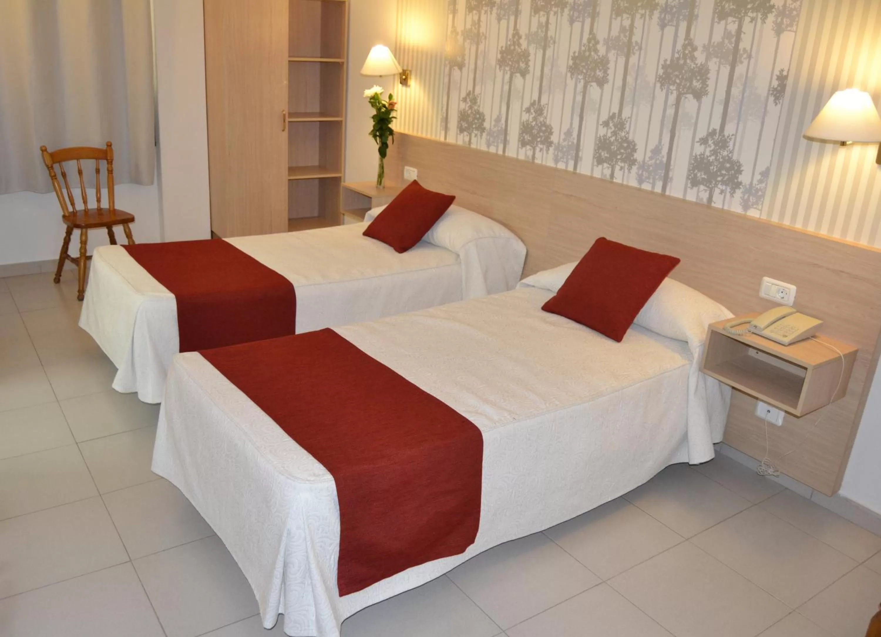 Photo of the whole room, Bed in Hotel Apartamentos Villa Gomera