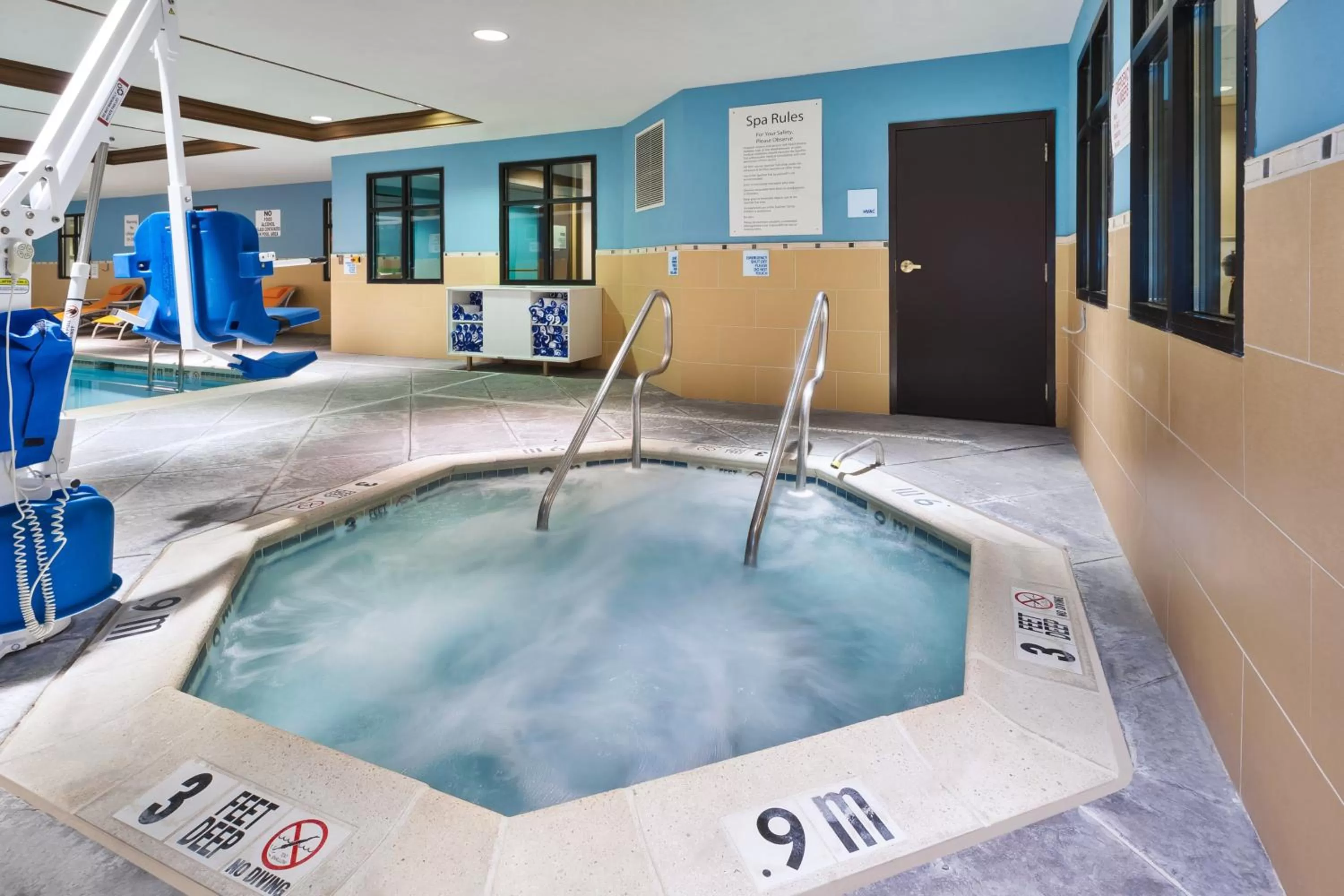 Swimming pool in Holiday Inn Express Hotel & Suites Warminster-Horsham by IHG