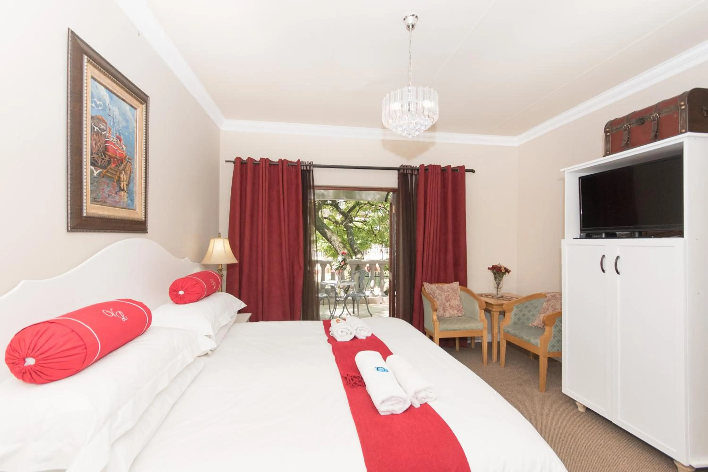 Photo of the whole room, Bed in Villa Lugano Guesthouse