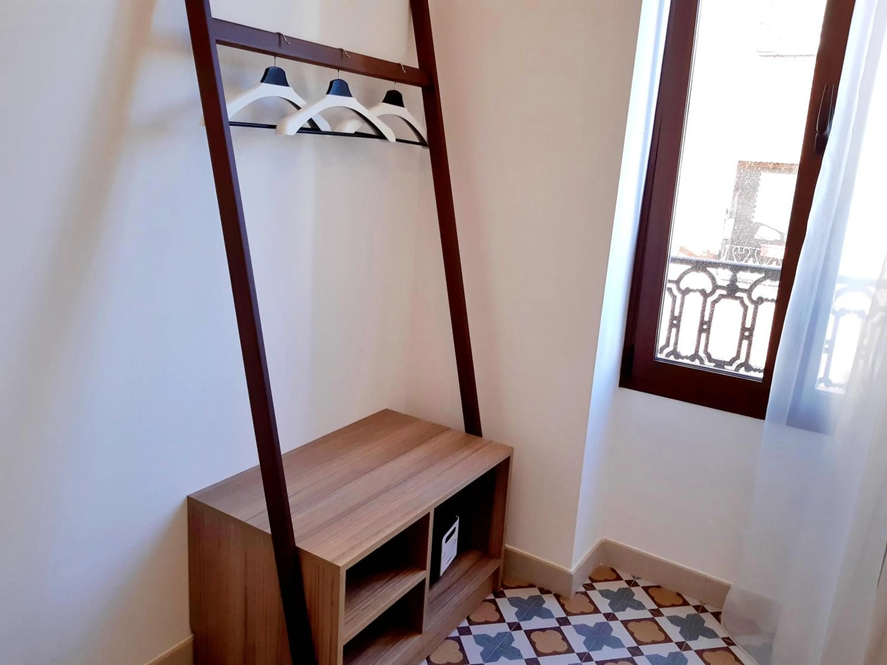 Single Room with Private Bathroom - single occupancy in Hotel 19-30 Valencia
