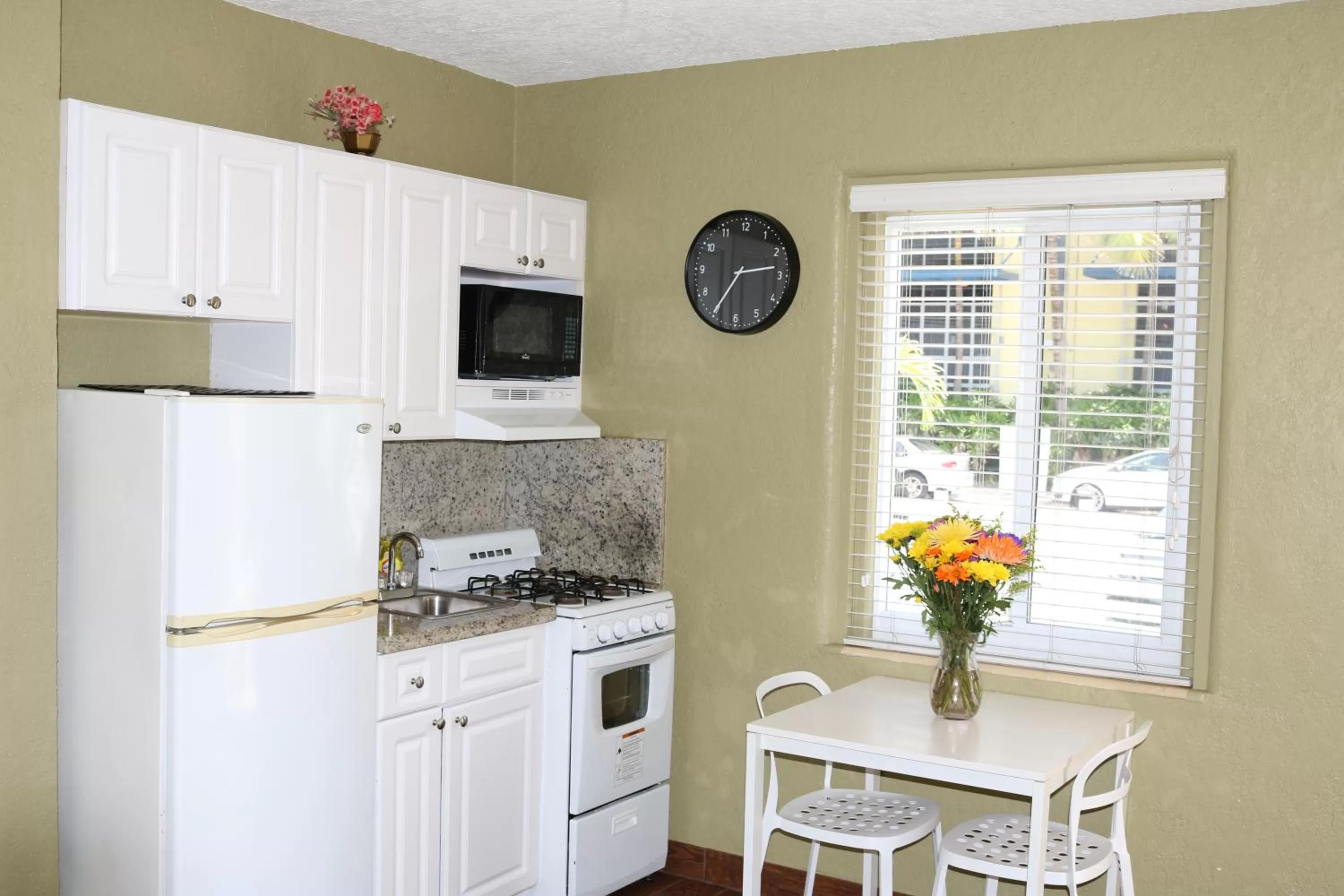 Kitchen or kitchenette in Ocean Drive Villas