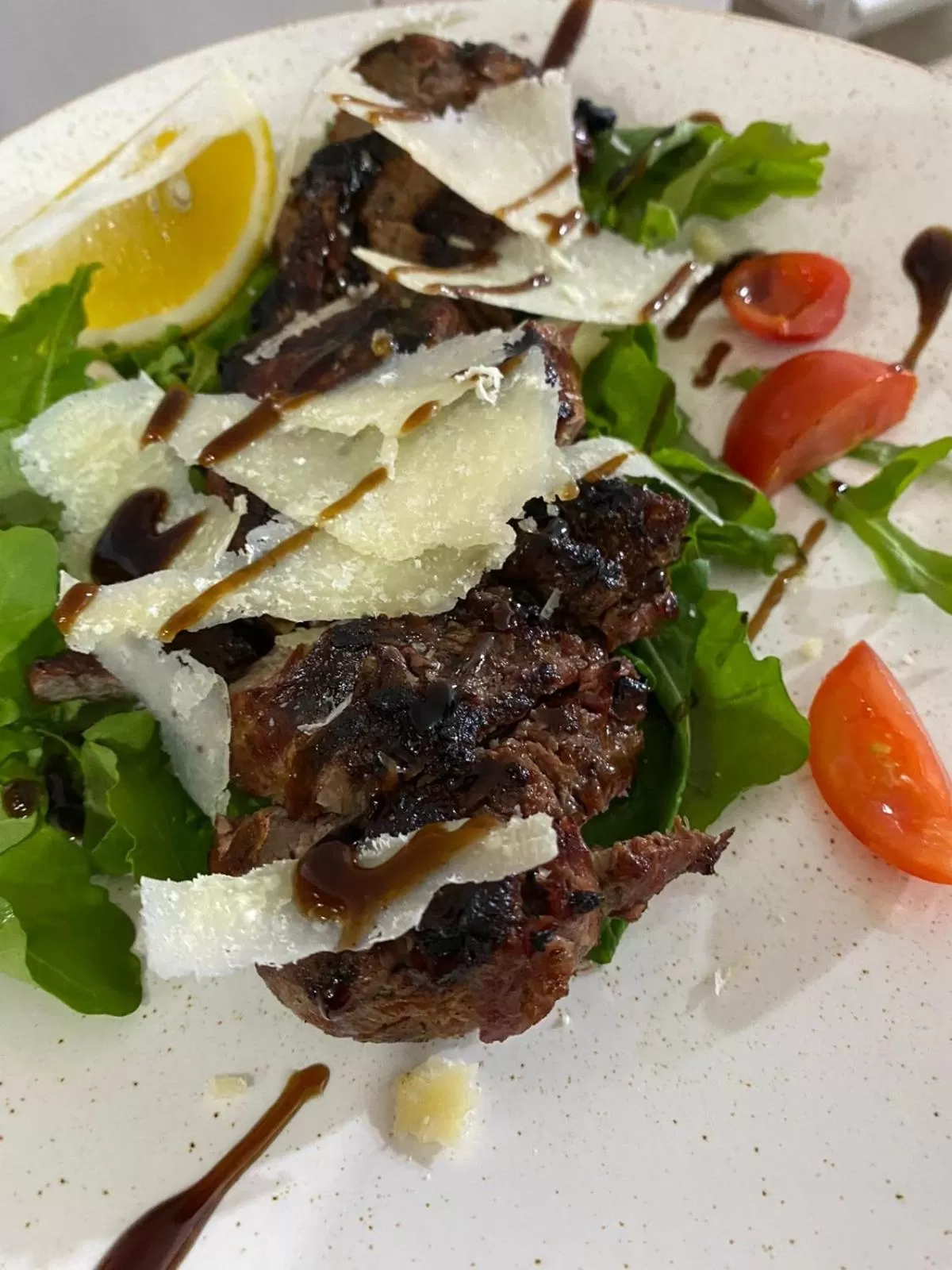 Food and drinks in Ardenica Boutique Hotel