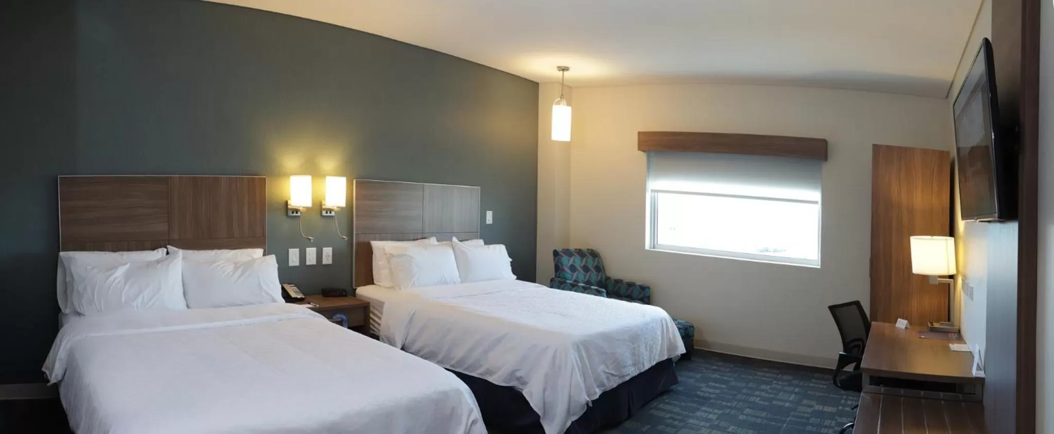 Photo of the whole room, Bed in Holiday Inn Express & Suites Mexicali by IHG