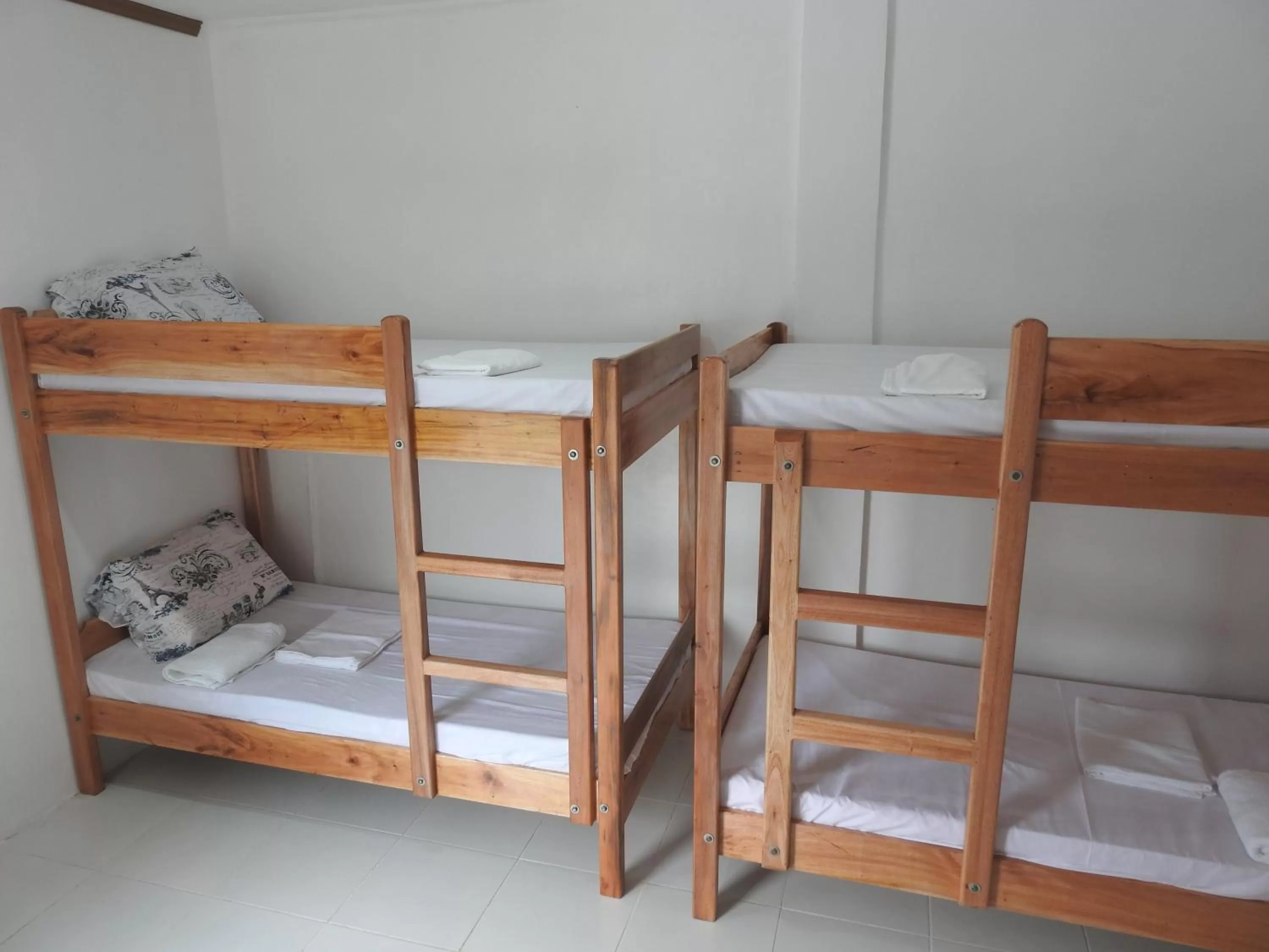 Bunk Bed in Pacifico Seaside Lodge