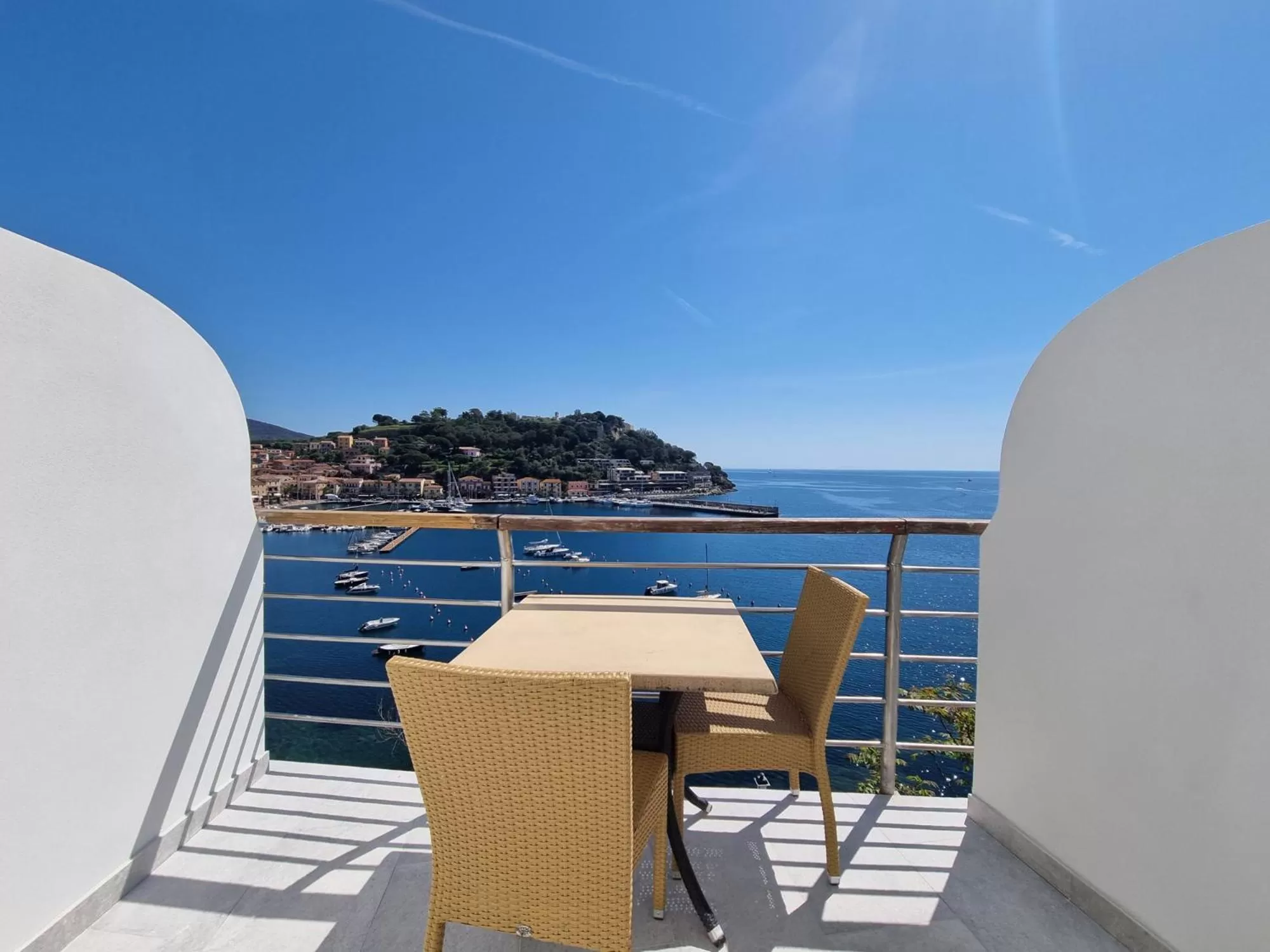 Balcony/Terrace in Hotel Plaza