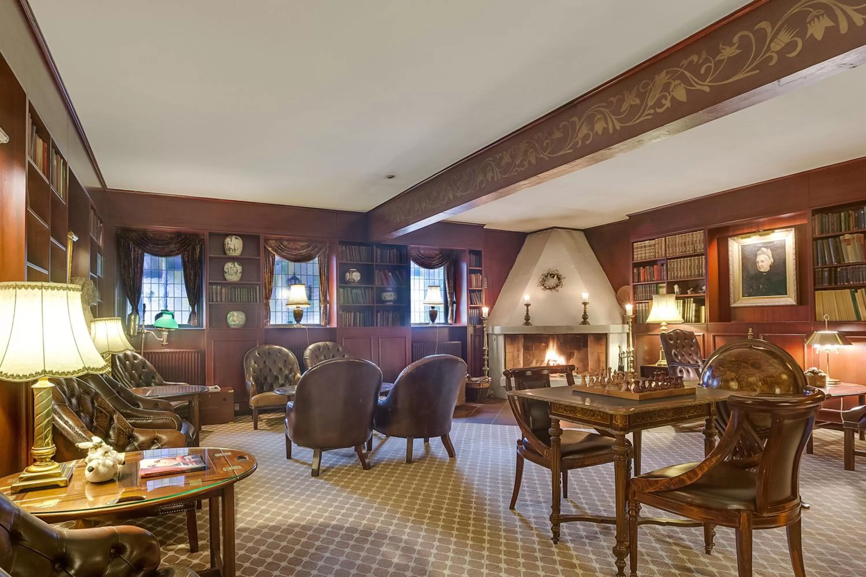 Library in Hotel Kryb I Ly Kro