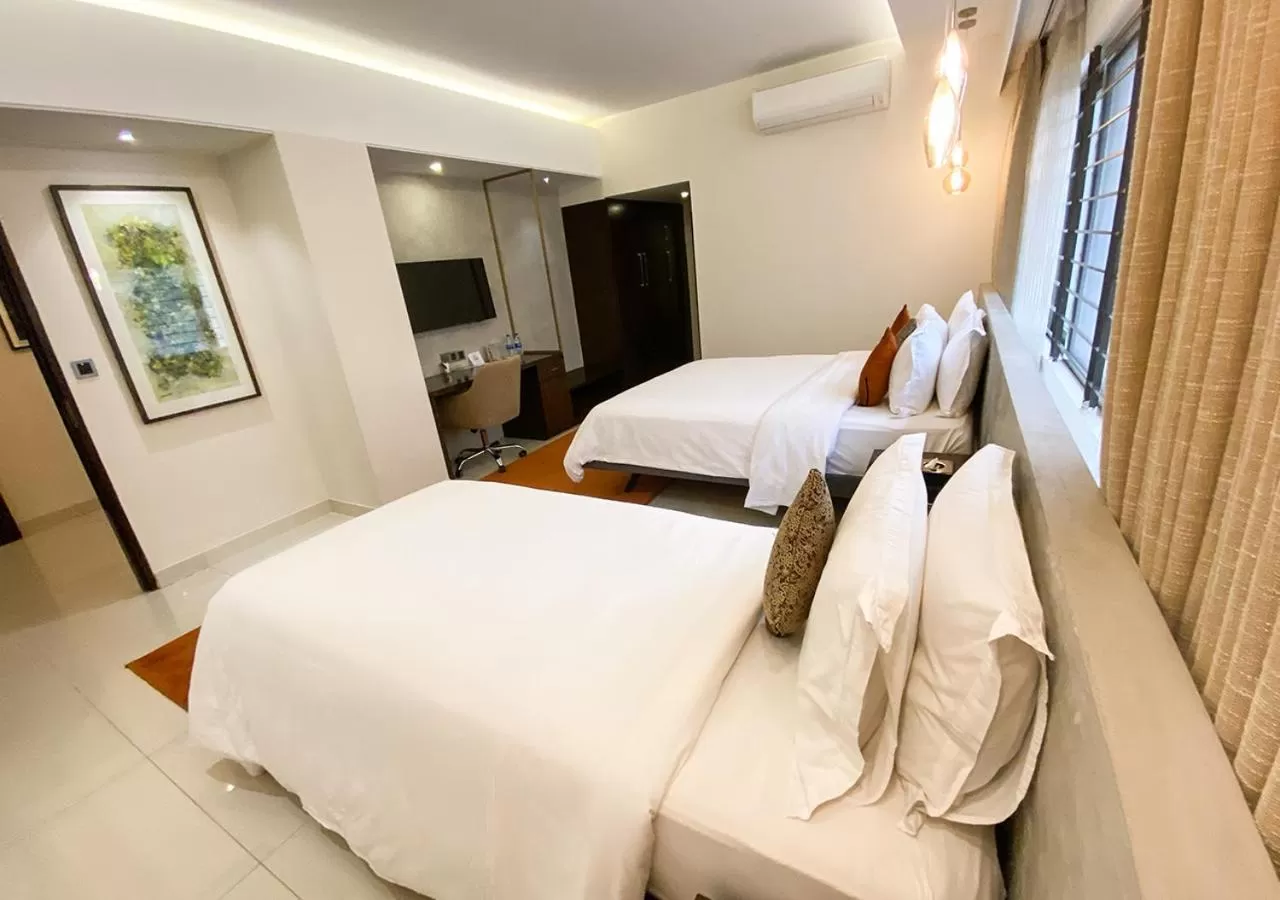 Bed in Jatra Flagship Dhaka Lake View