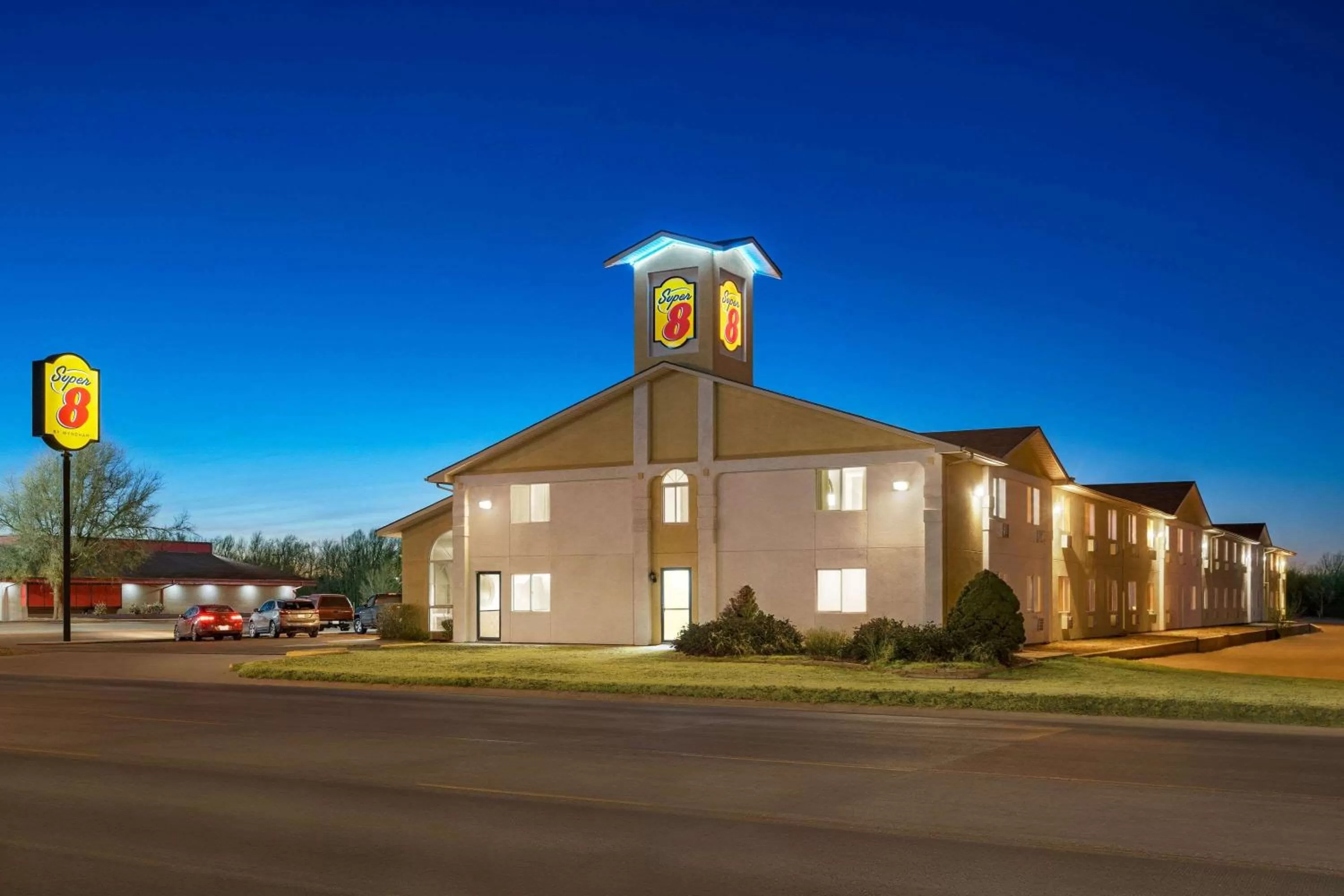 Property building in Super 8 by Wyndham Liberal KS