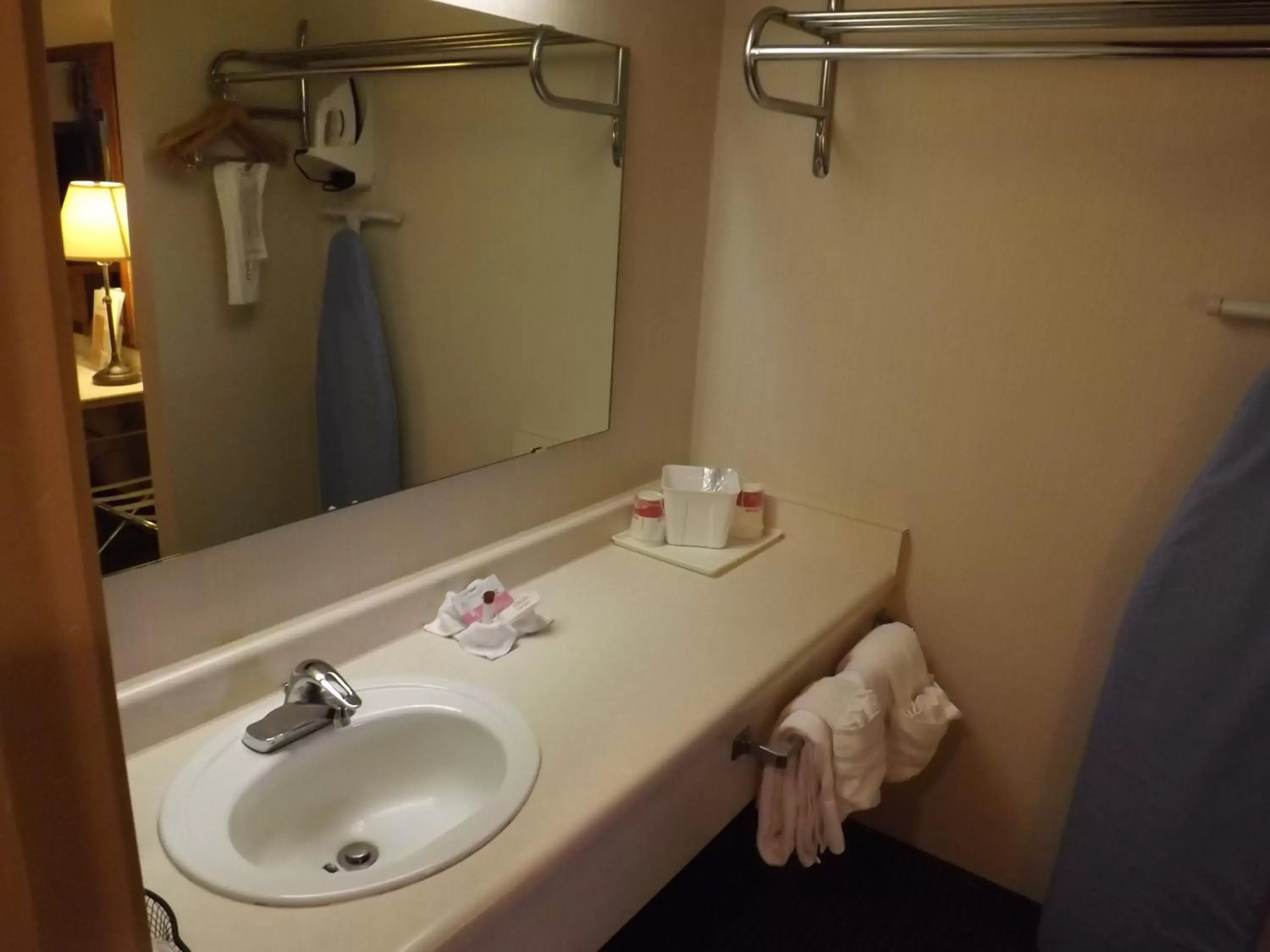 King Room in Ramada by Wyndham Sterling King Room in Ramada by Wyndham Sterling