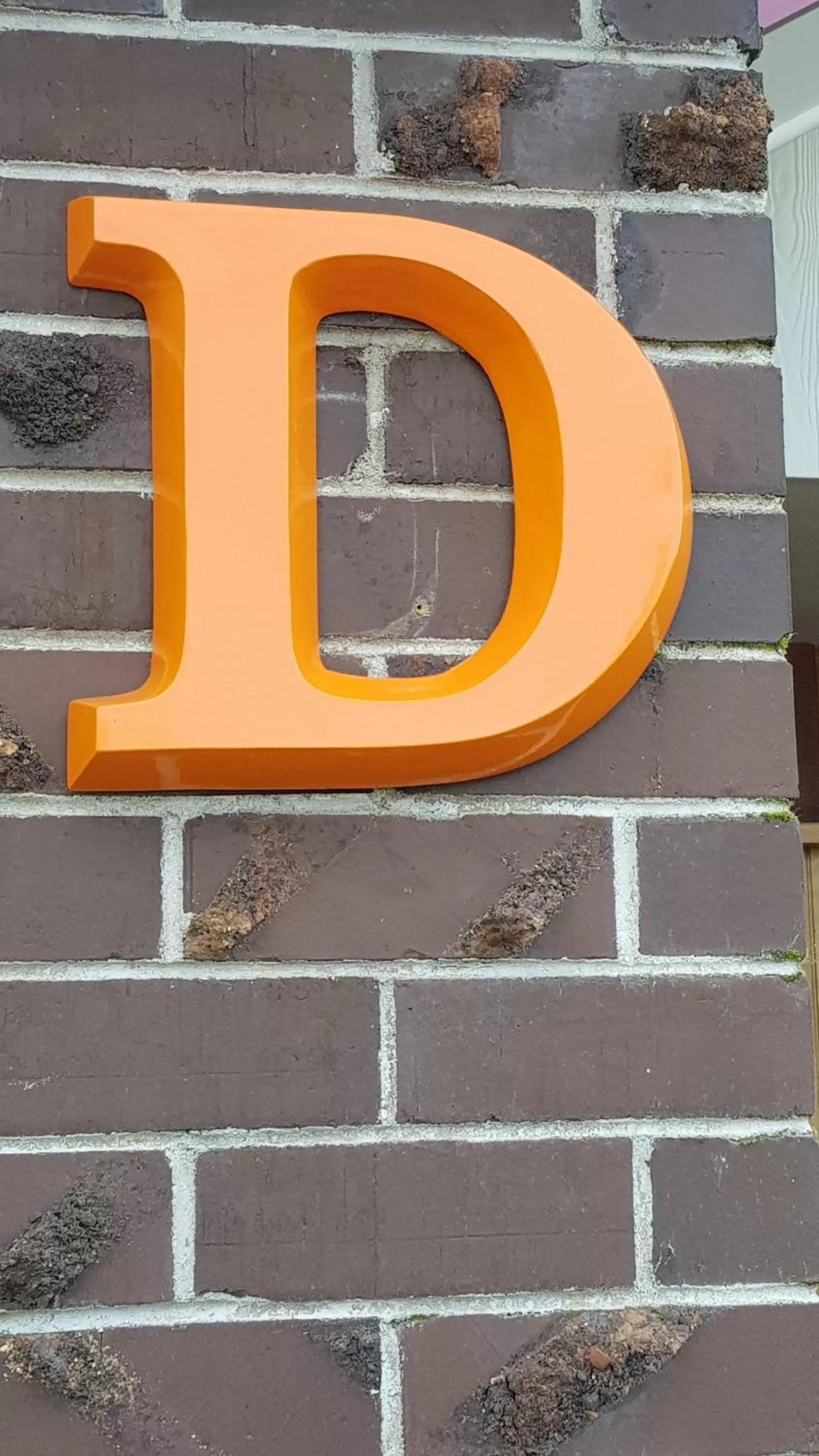 Facade/entrance in MnM's BnB