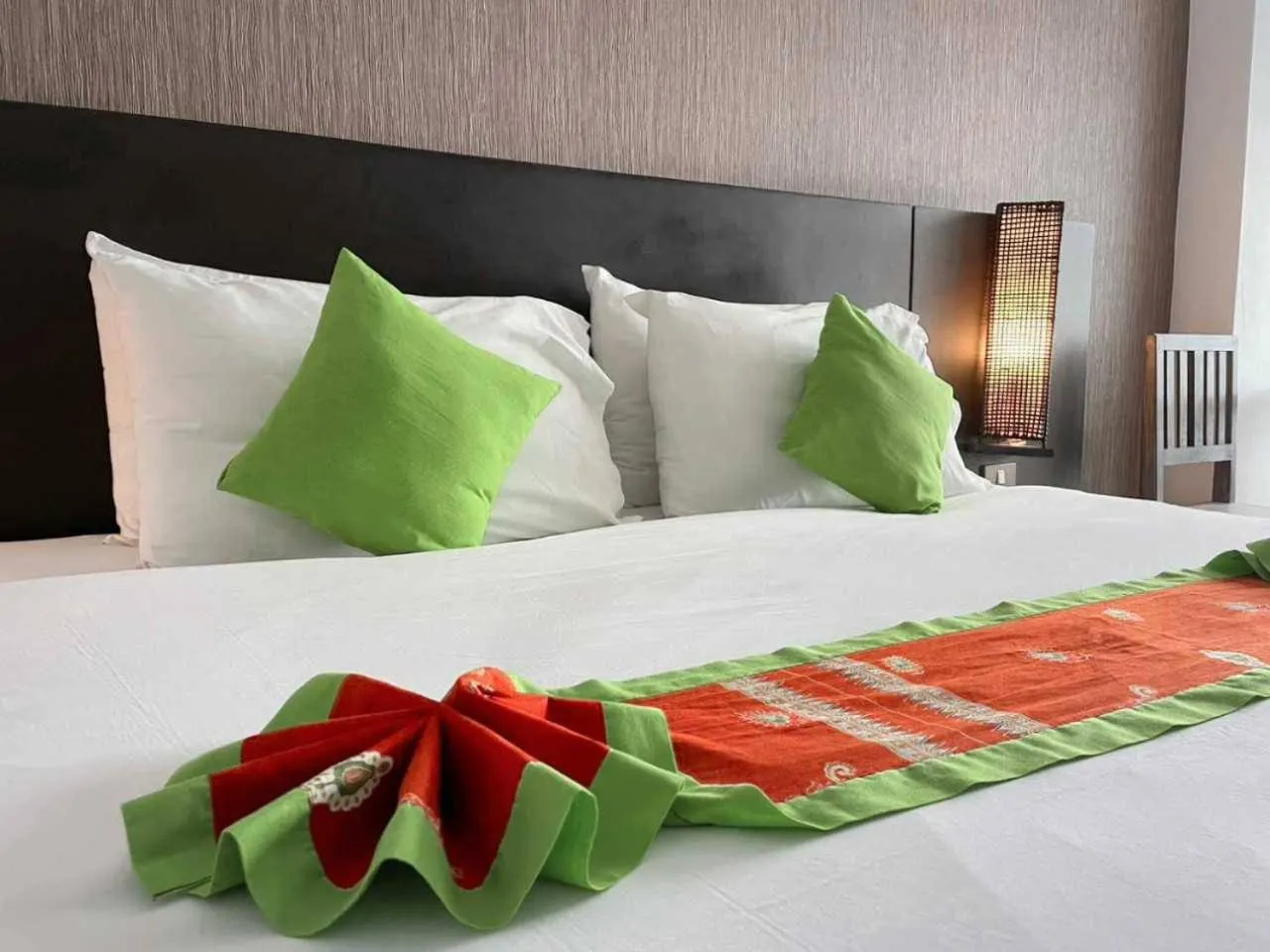 Bed in Jingjit Hotel