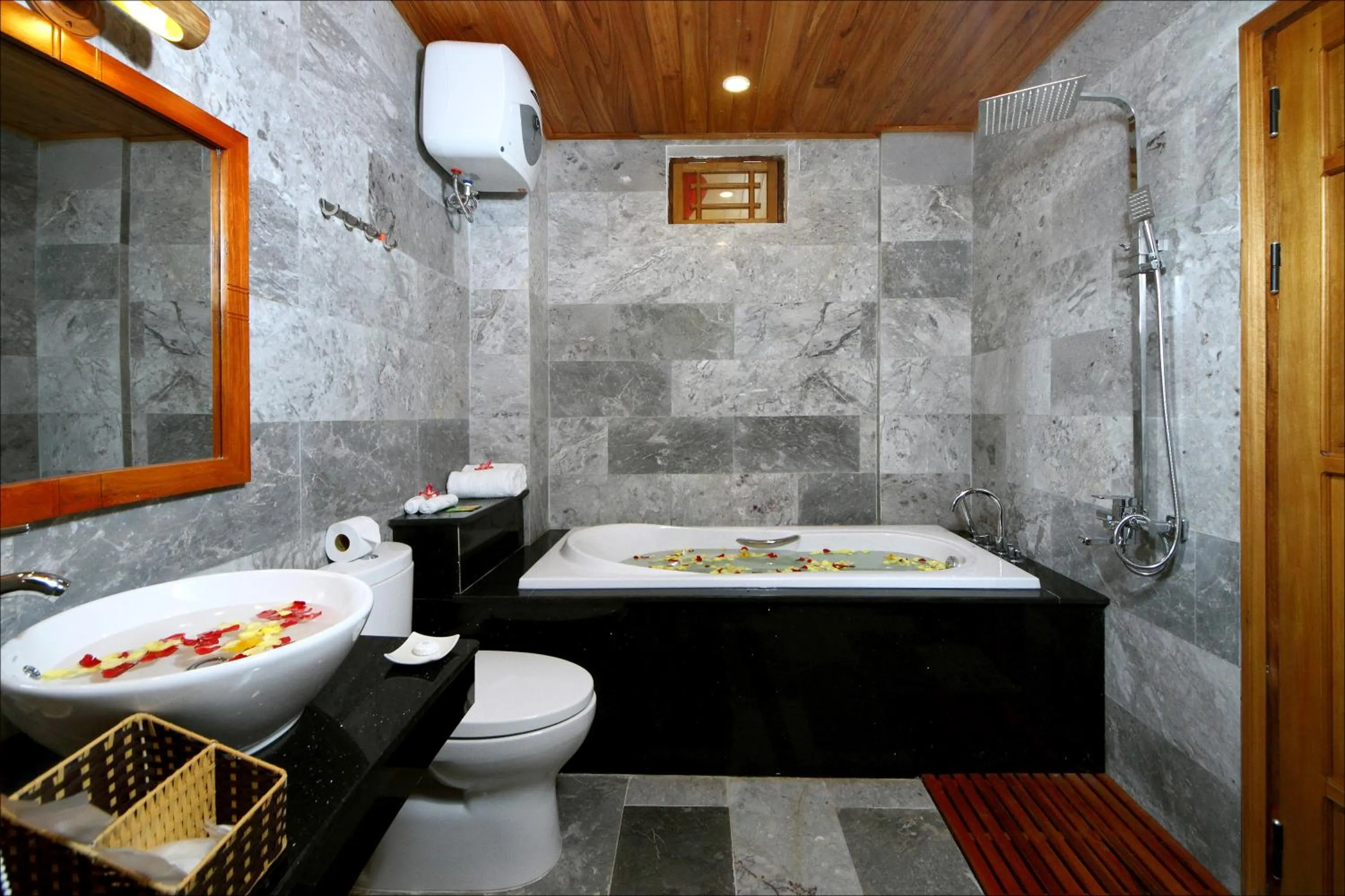 Shower in Lama Villa Hoi An