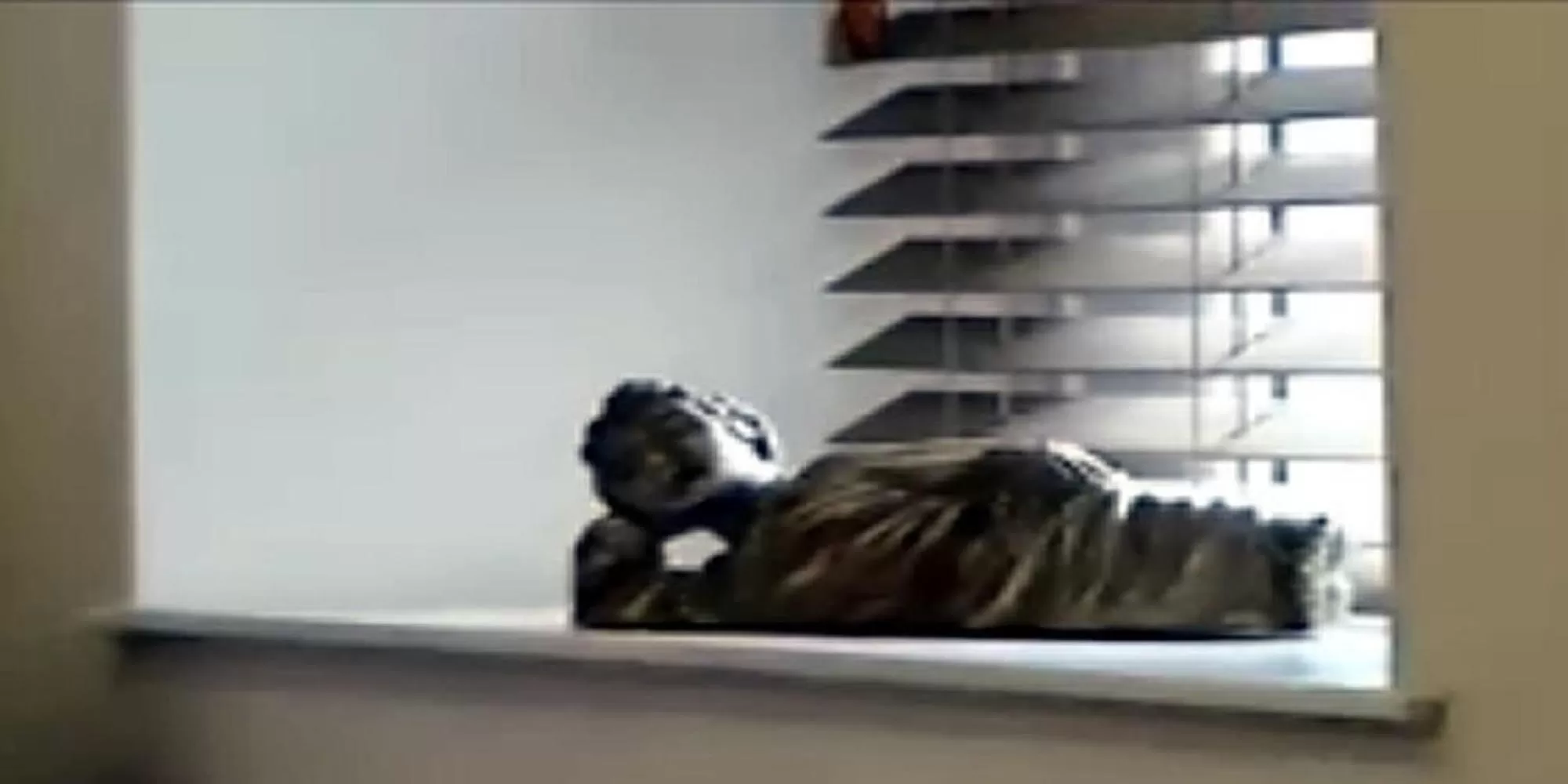 Decorative detail in Victoria Mansions Hotel Apartments