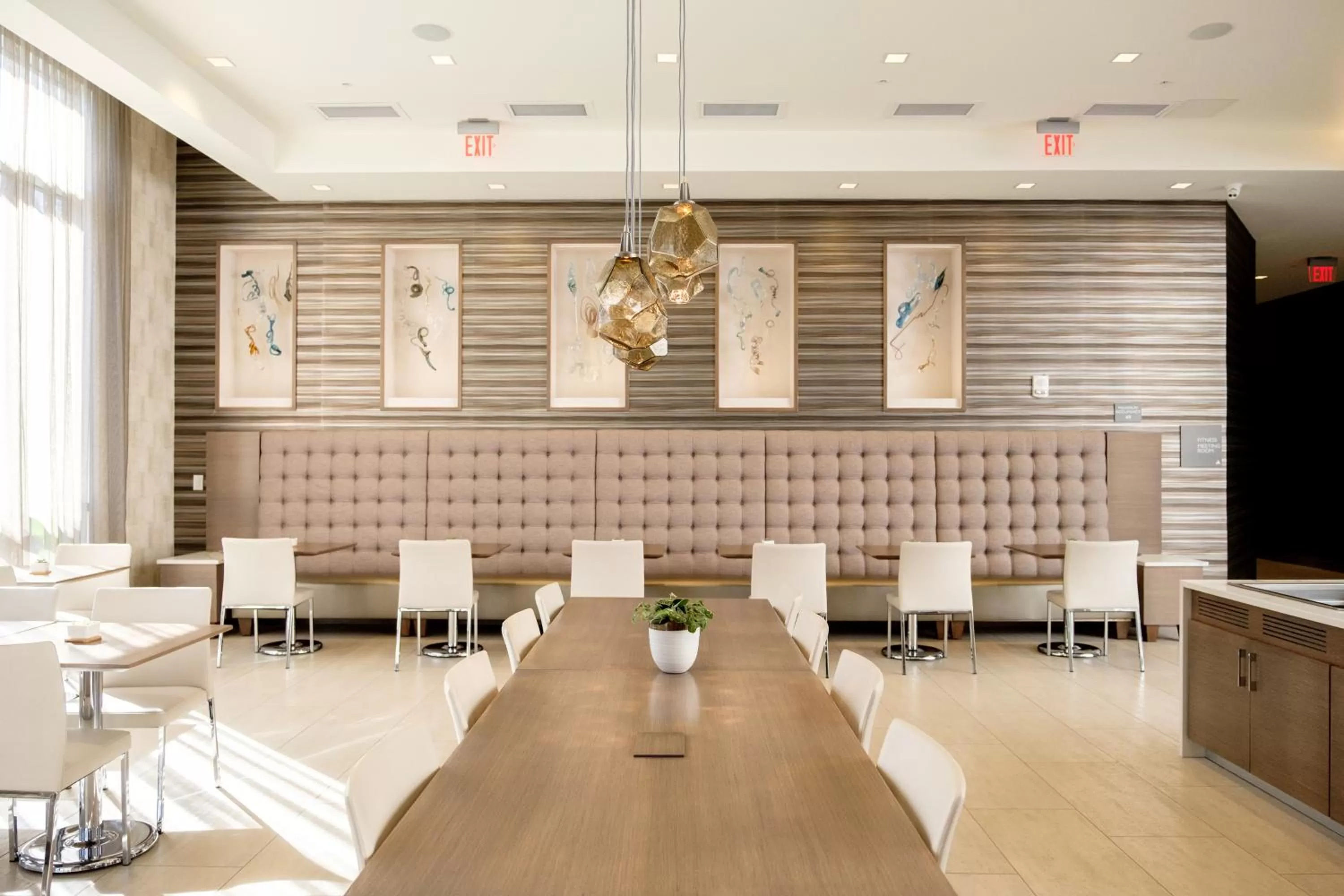 Restaurant/places to eat in AC Hotel by Marriott Cincinnati at The Banks