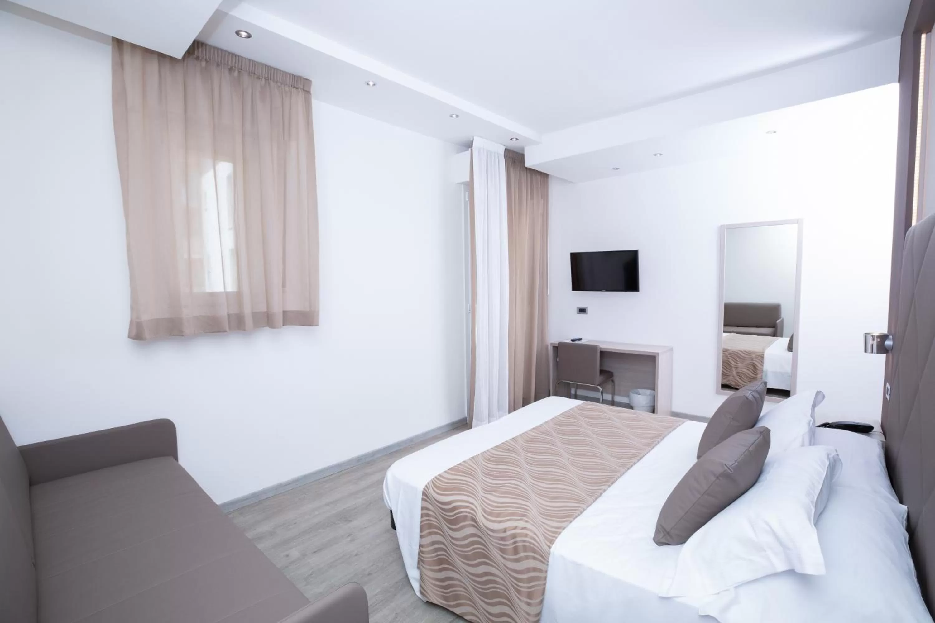 TV and multimedia, Bed in Hotel Baby