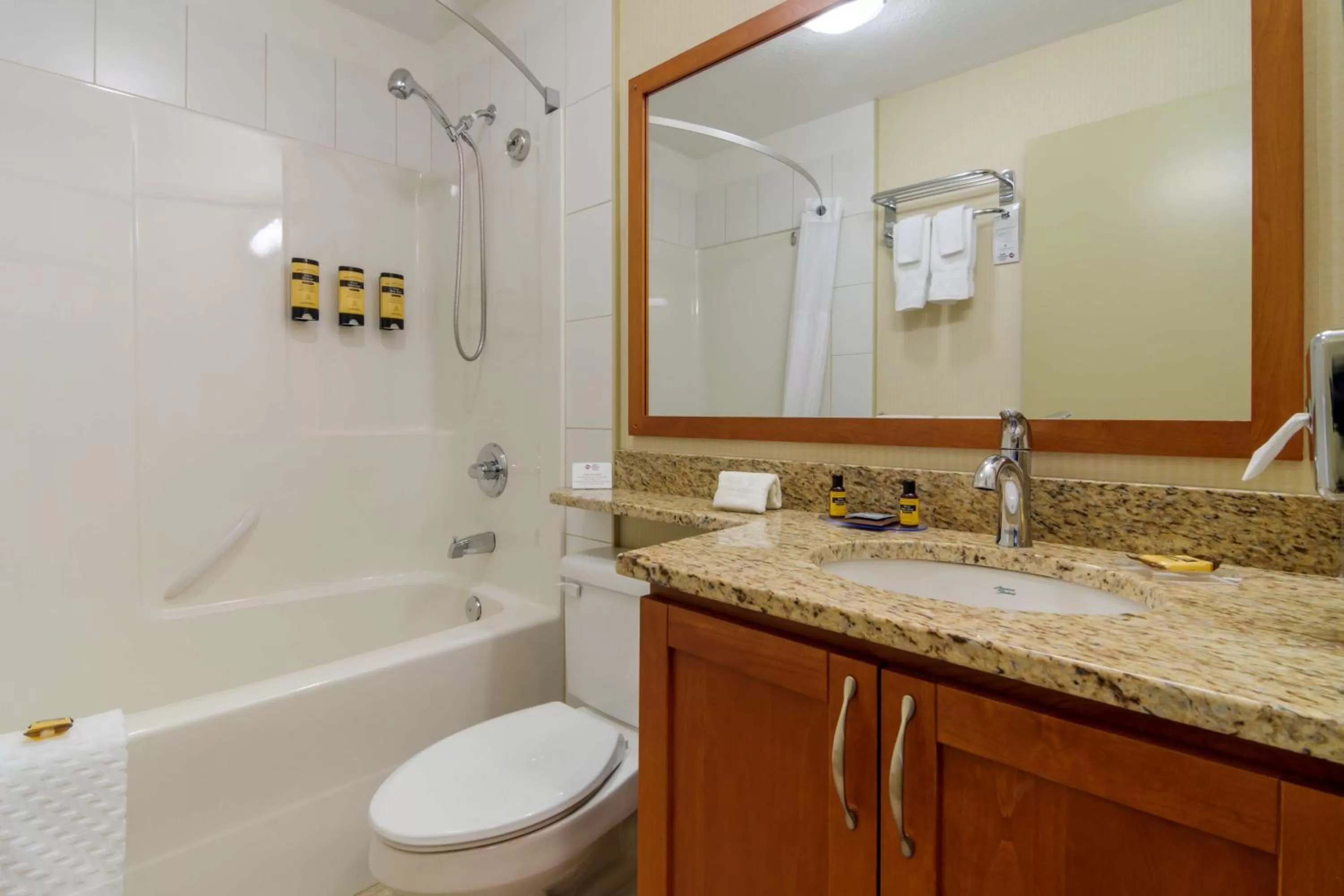 Bathroom in Best Western PLUS Chemainus Inn