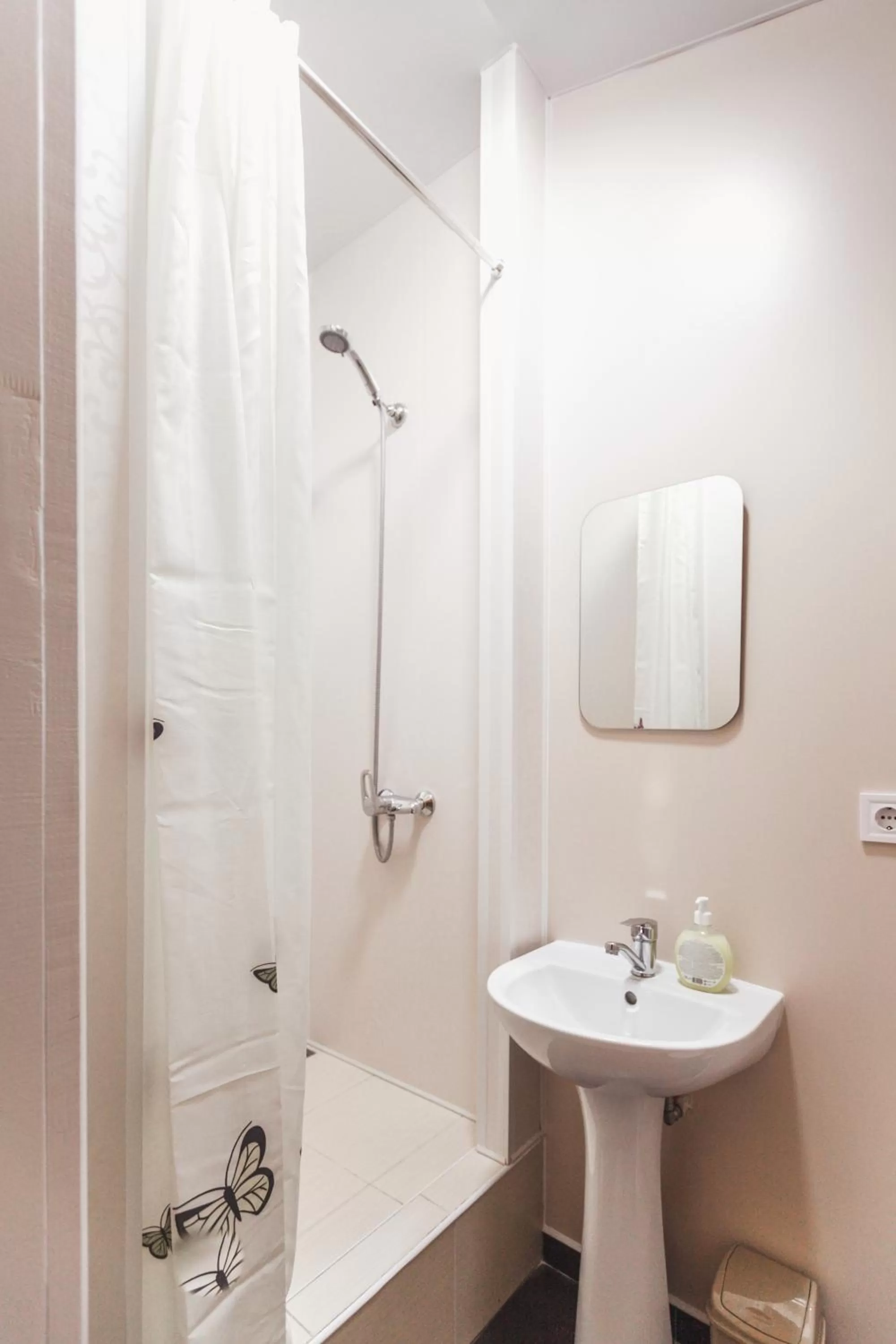 Shower in Apartments near Deribasovskaya