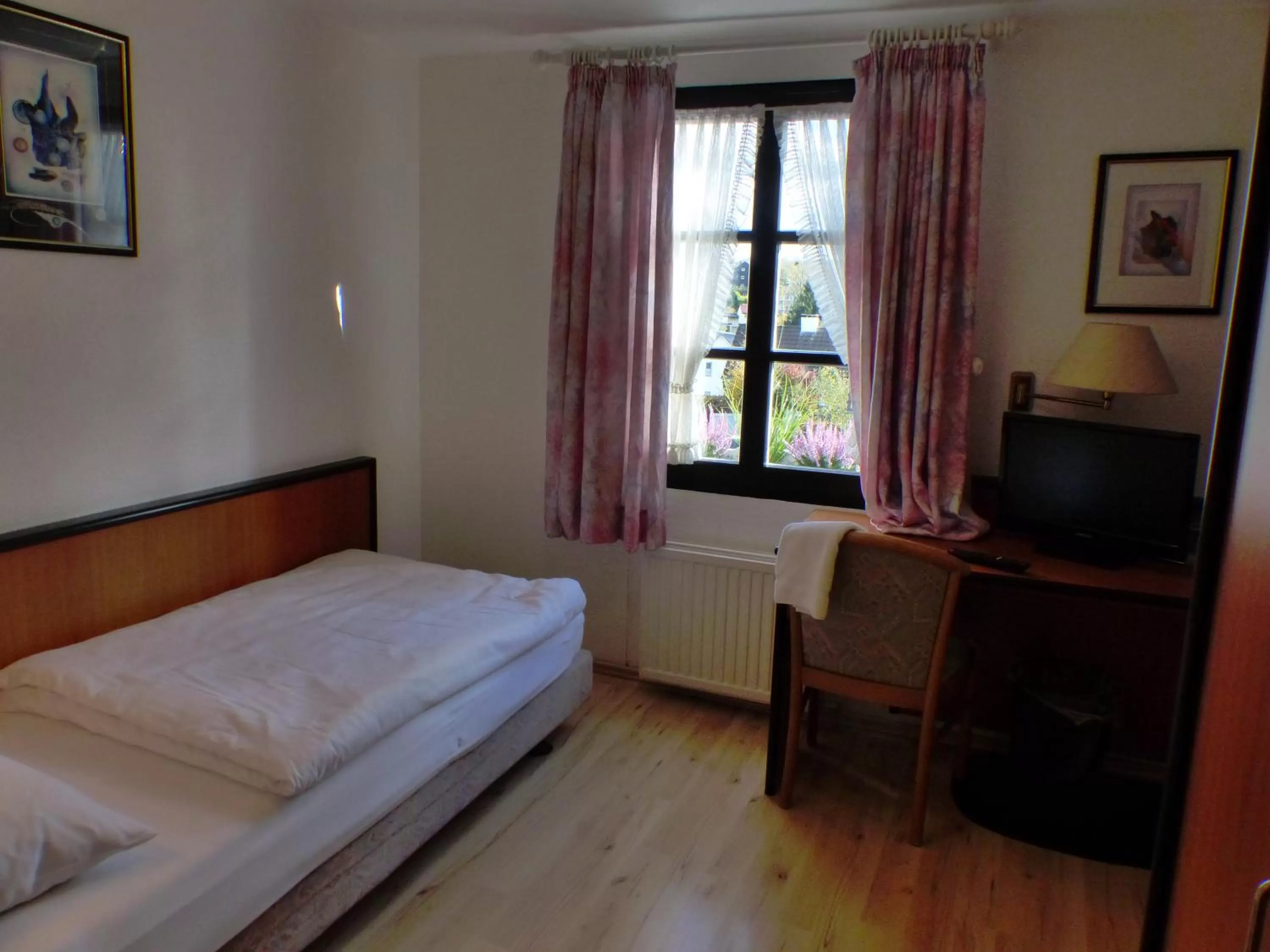 Bed in Hotel zur Post Dabringhausen