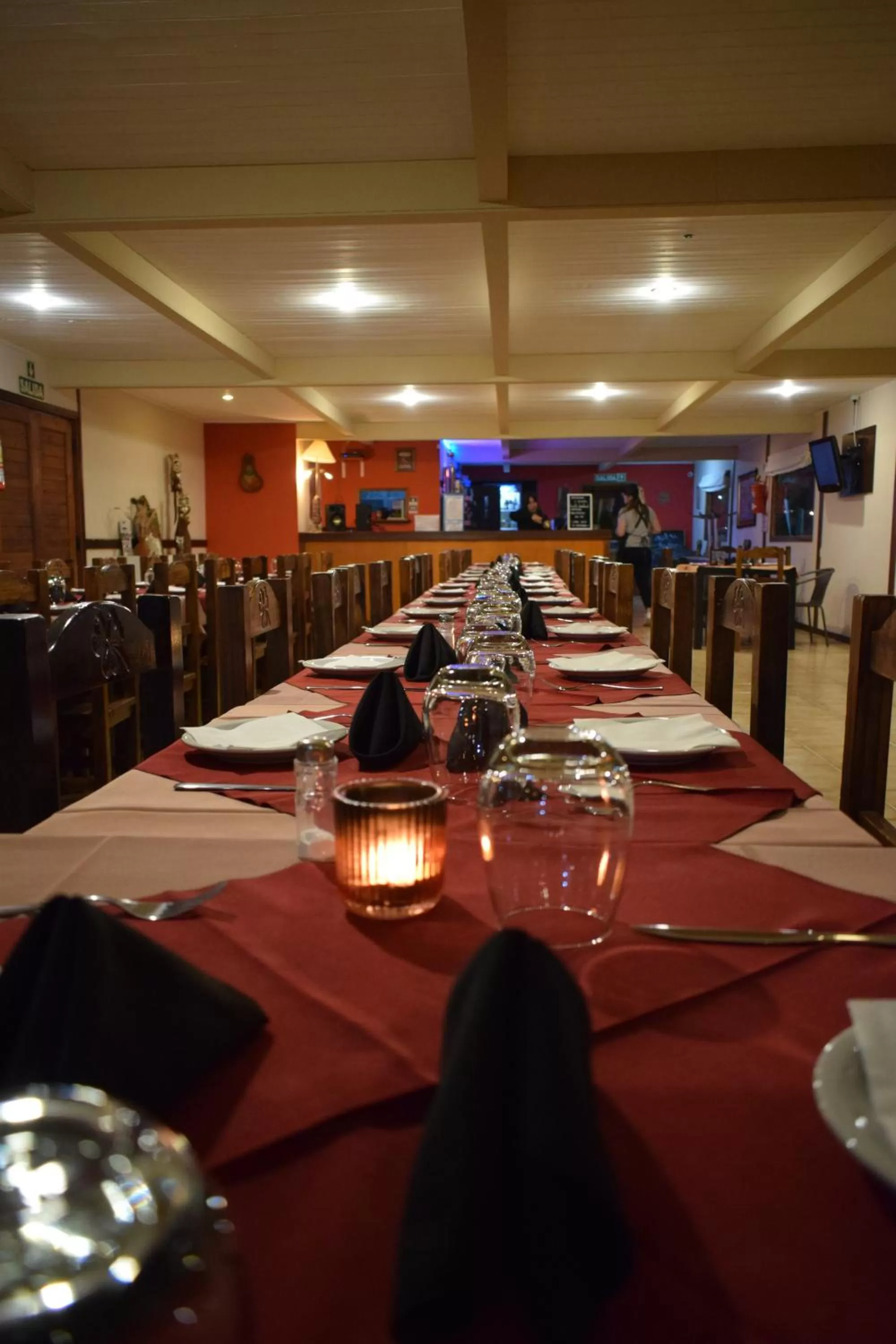 Restaurant/places to eat in Hotel Mora