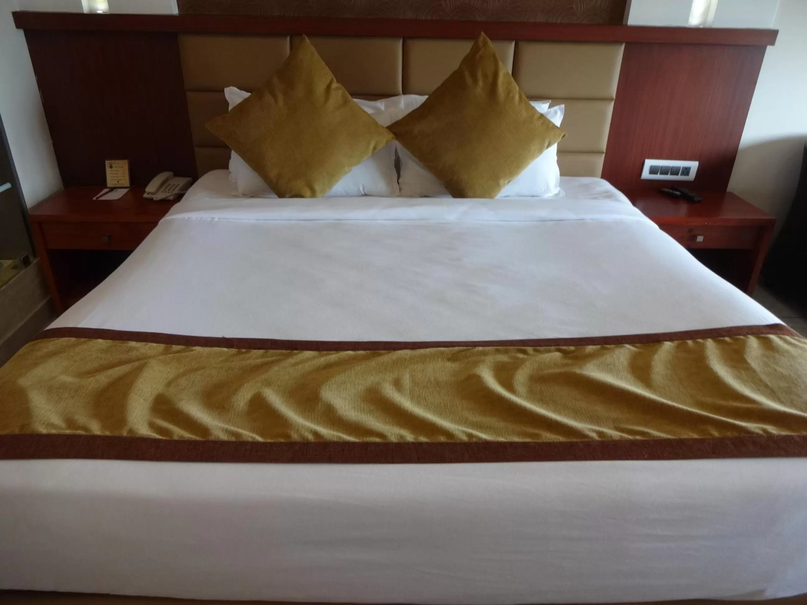 Bed in Paramount Tower