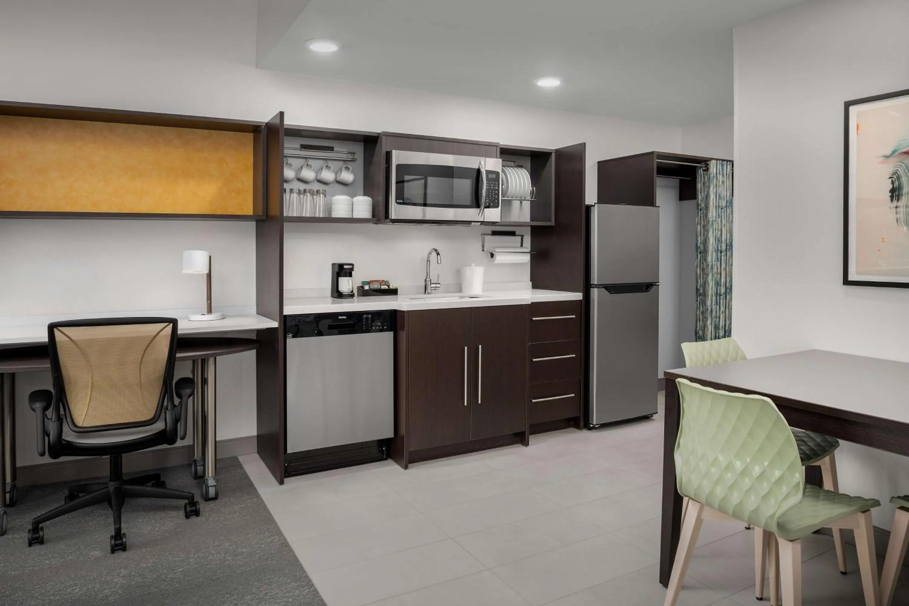 Kitchen or kitchenette in Home2 Suites Orlando Southeast Nona