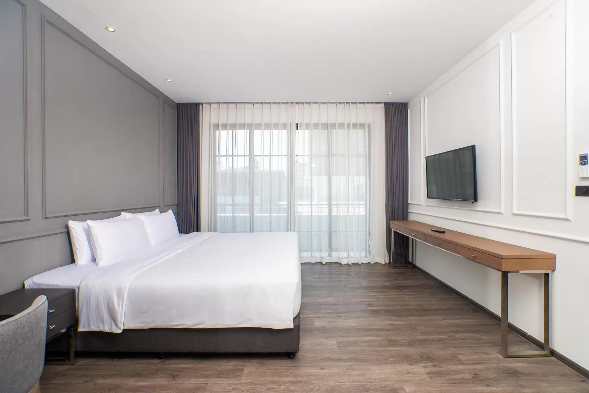 Bedroom, Bed in One Patio Hotel Pattaya - SHA Extra Plus