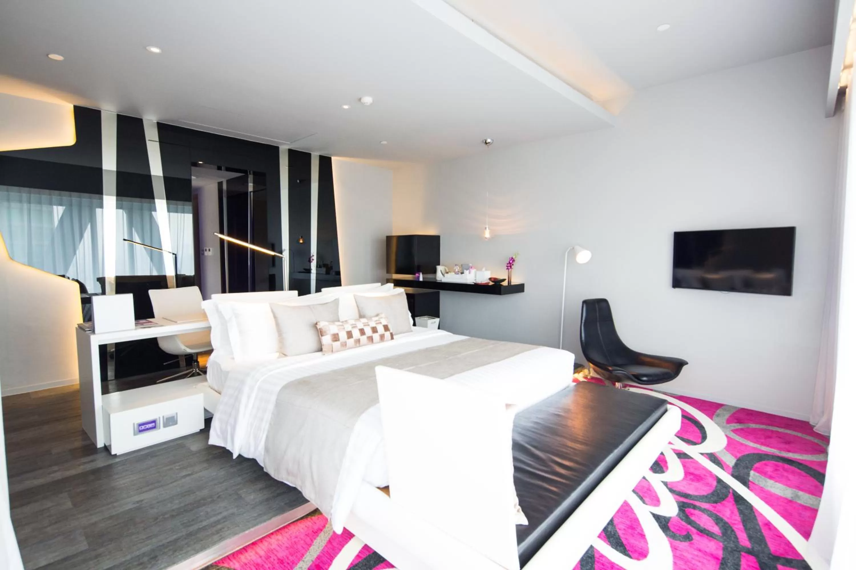 Photo of the whole room, Bed in Mode Sathorn Hotel - SHA Extra Plus