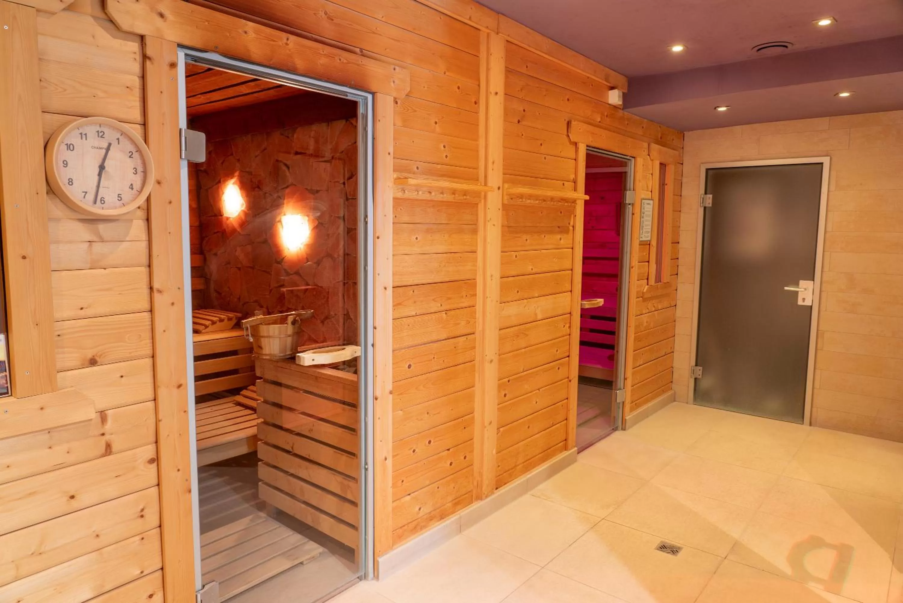 Sauna in Nymphe Strandhotel & Apartments