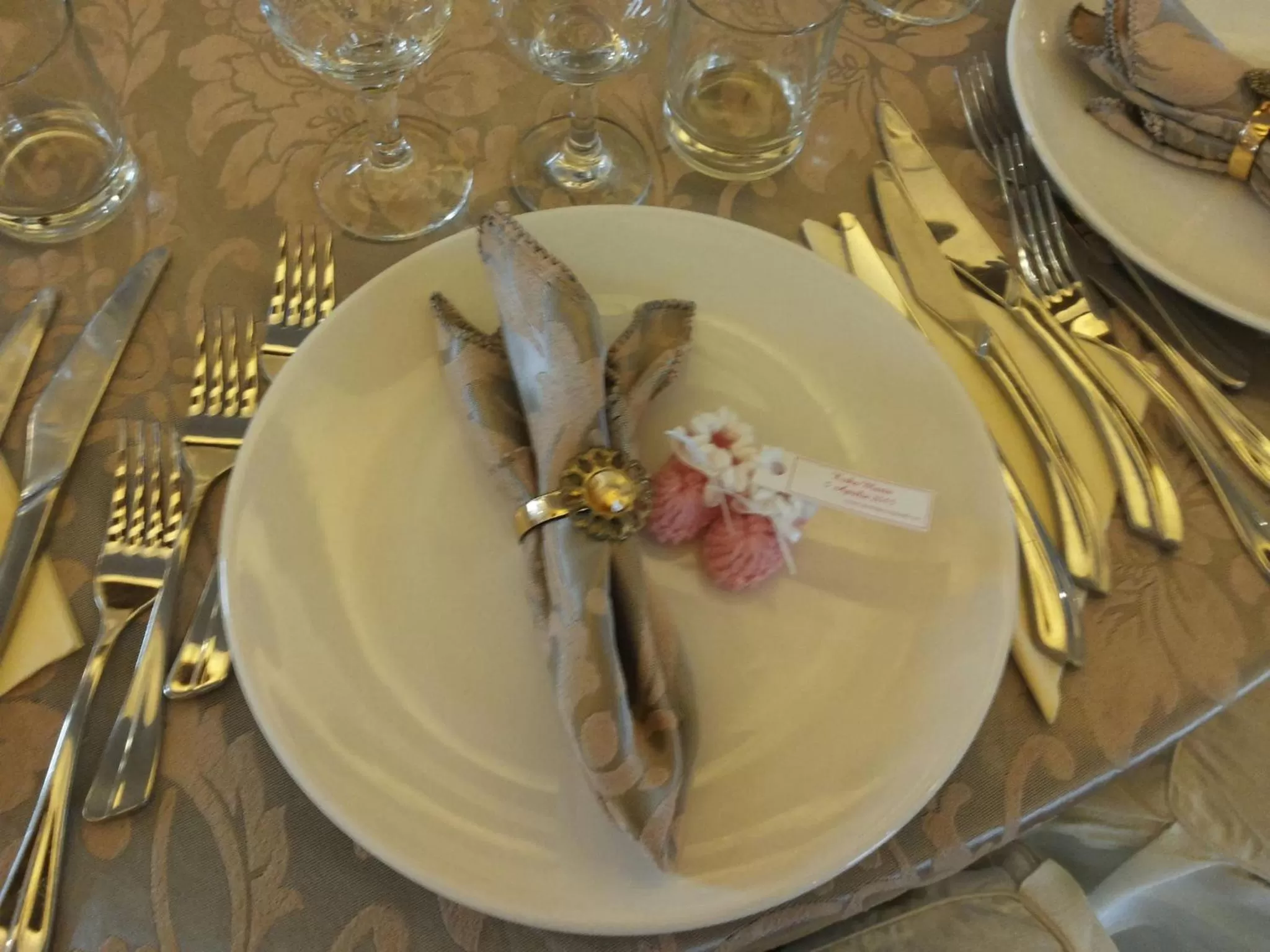 Restaurant/places to eat in Hotel Meliss