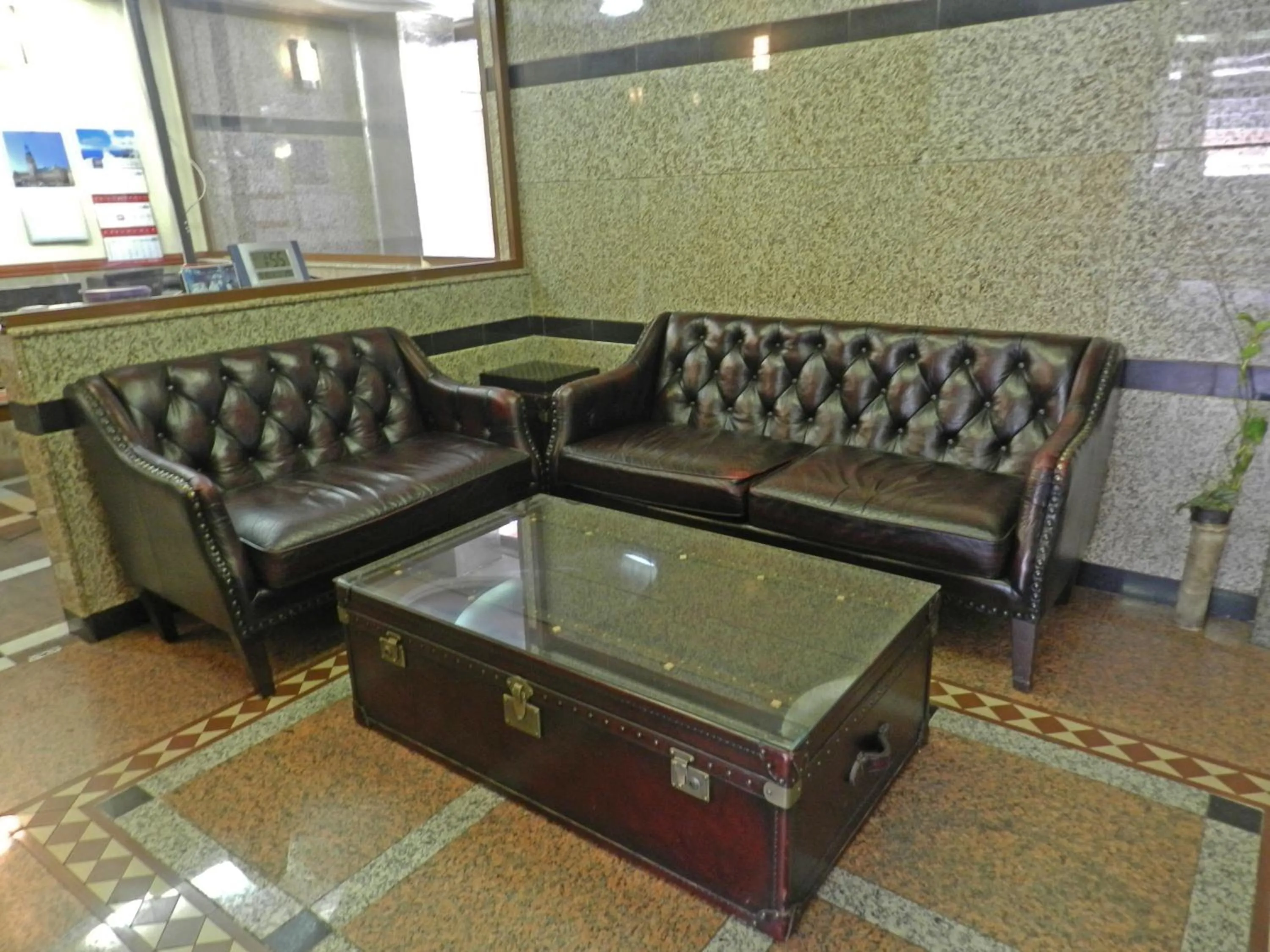 Seating area in California Hotel