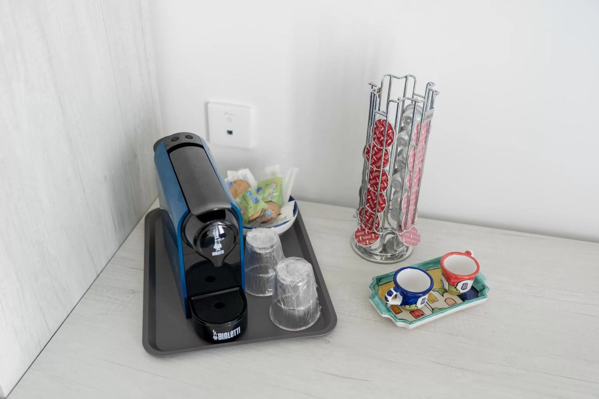 Coffee/tea facilities in Poseidonia Rooms