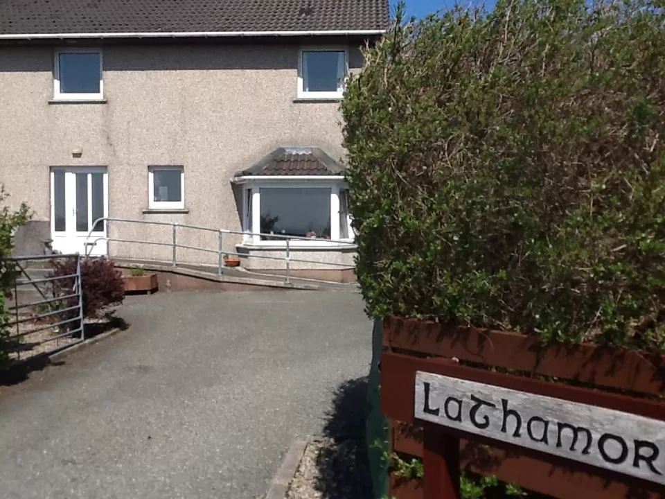 Facade/entrance in Lathamor