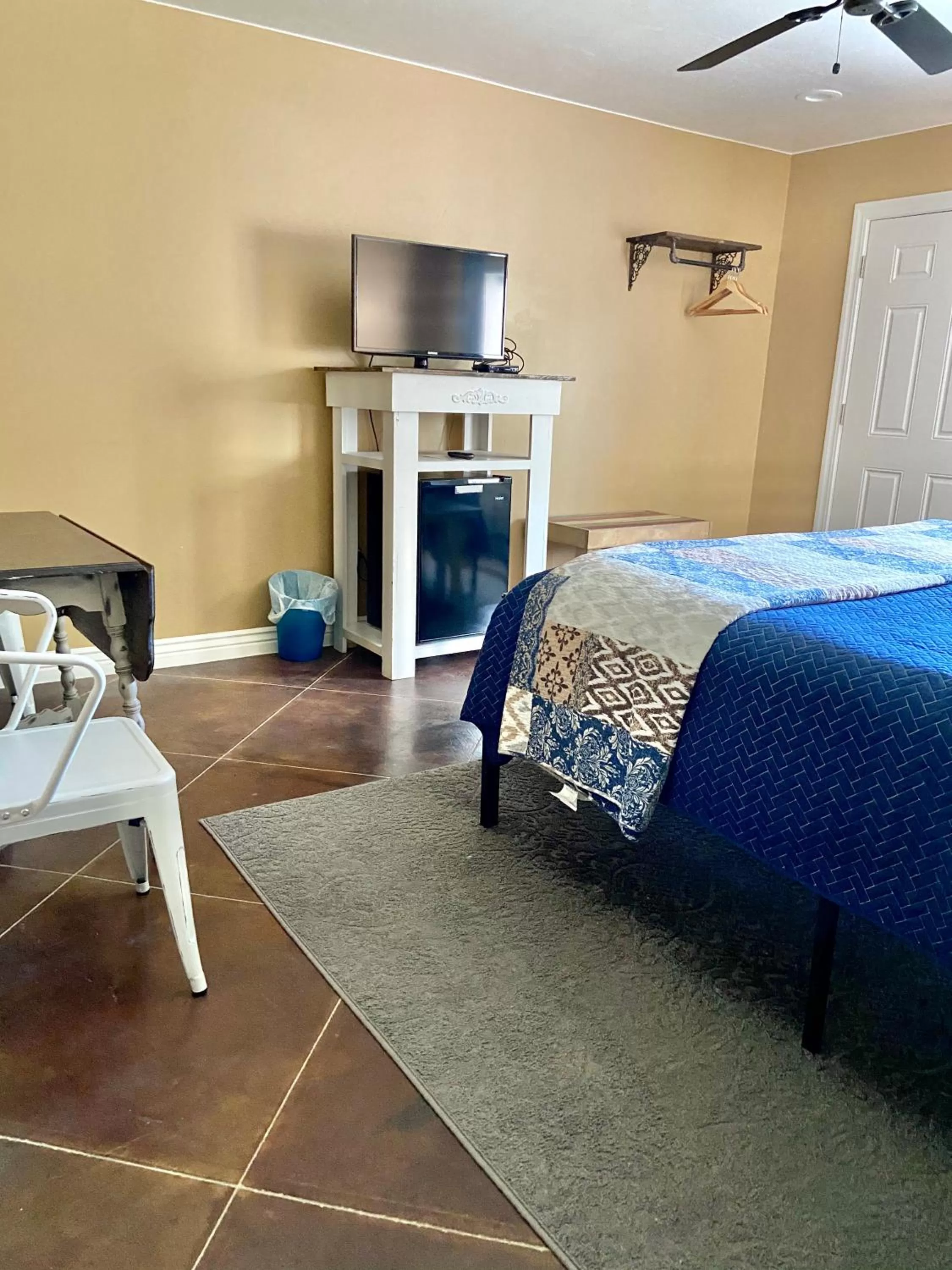 Bedroom, TV/Entertainment Center in The Panguitch House