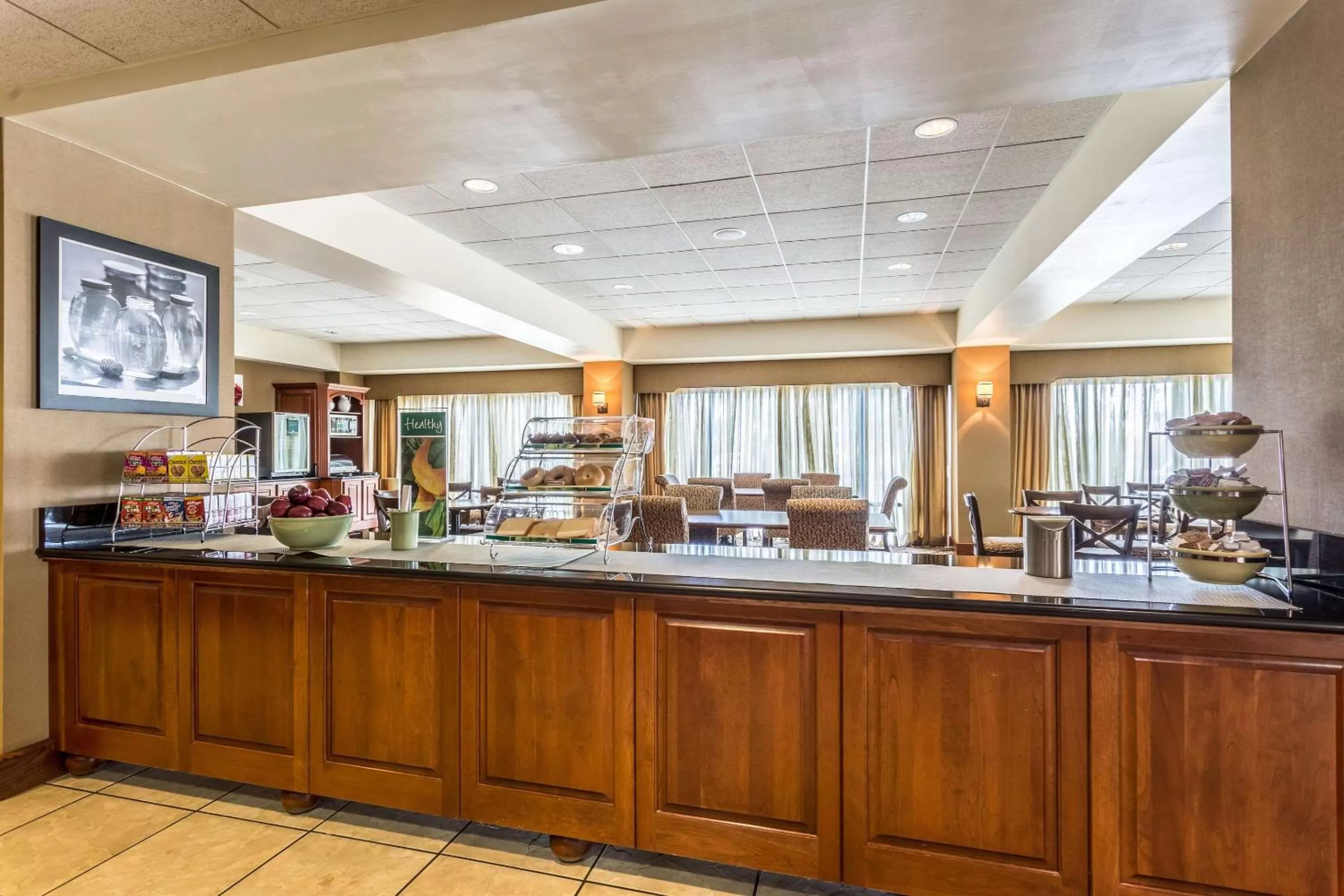 Restaurant/places to eat in Quality Inn Union City US 51