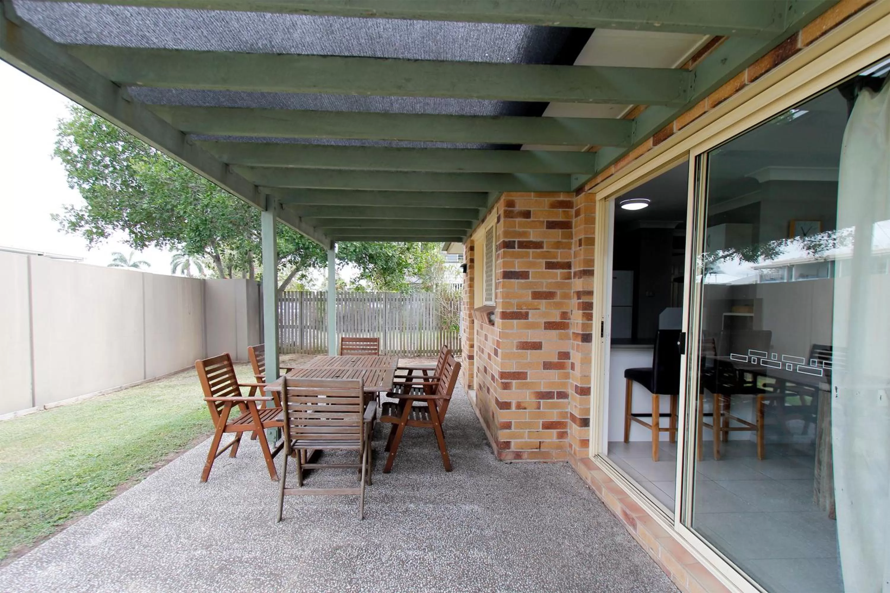 Patio in The Stirling Motel