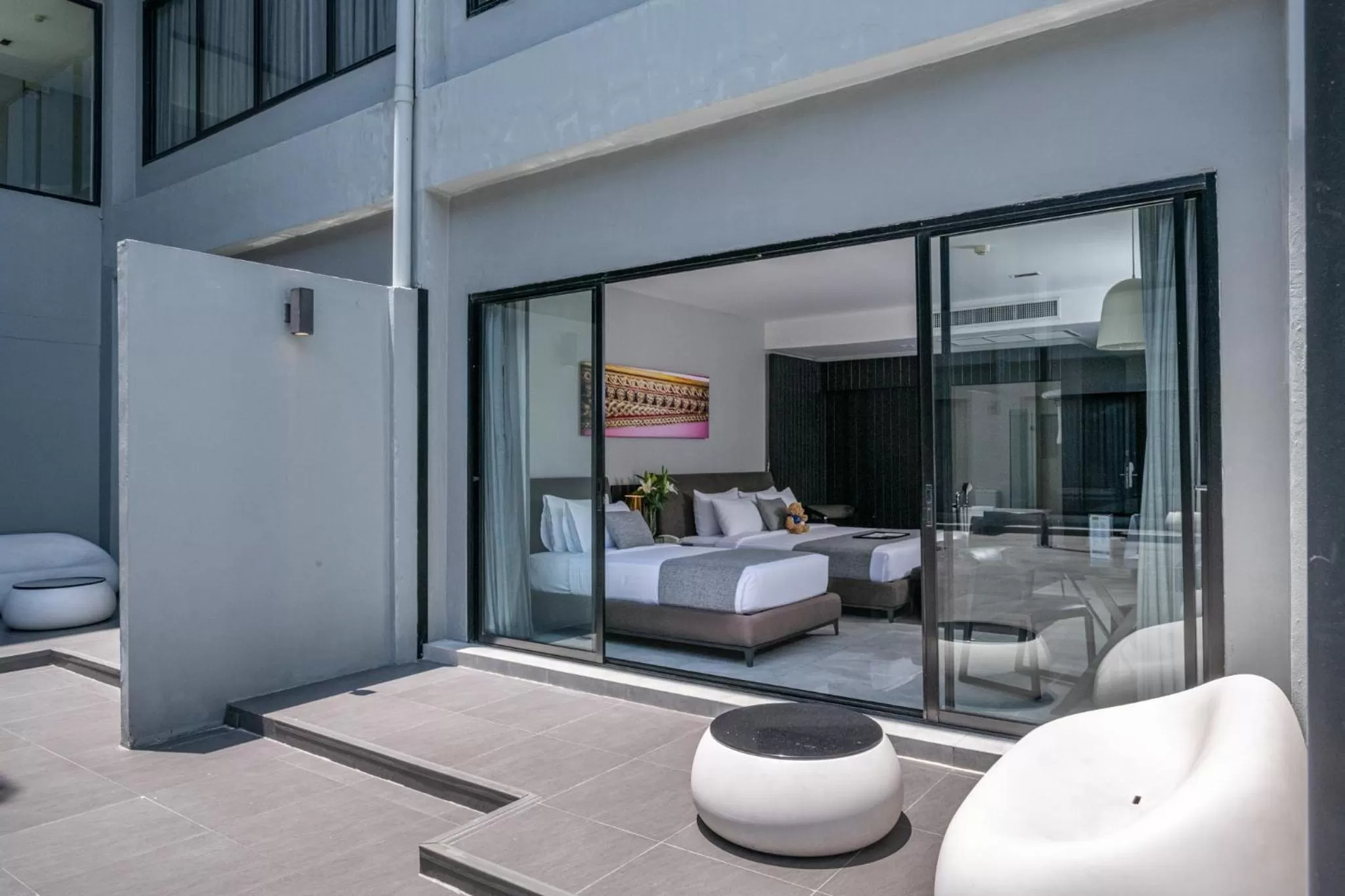 Seating area in S Ratchada Leisure Hotel