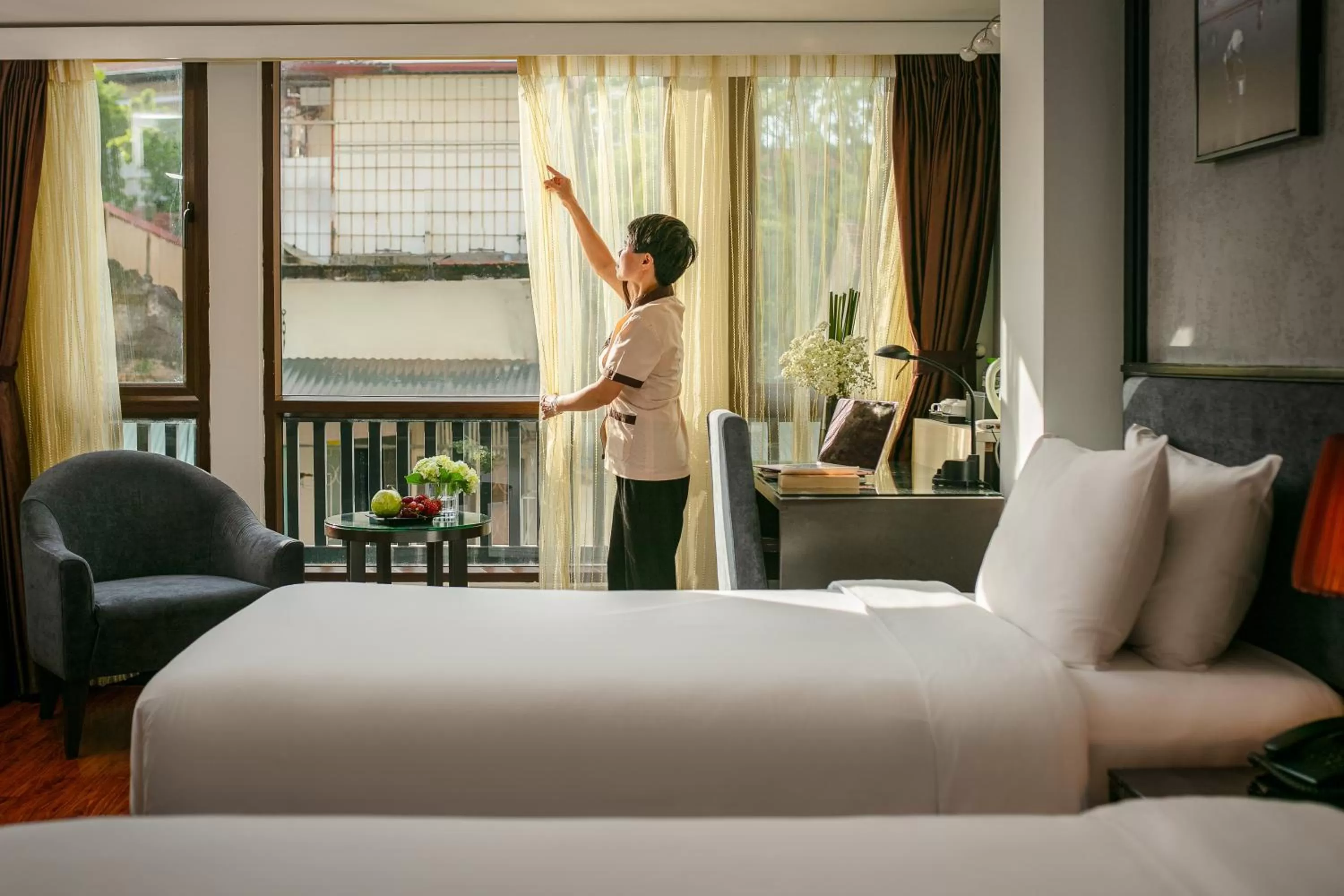 People, Bed in Hanoi La Palm Premier Hotel & Spa