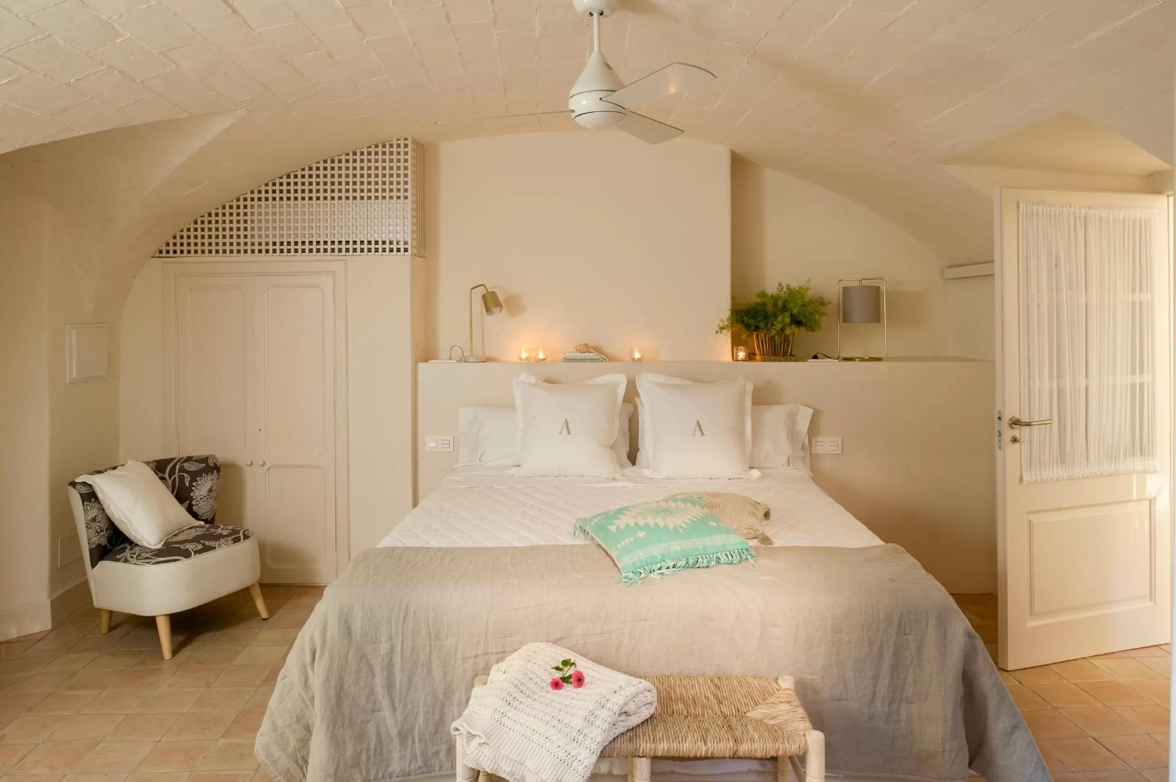 Bed in Arkhé Hotel Boutique Pals