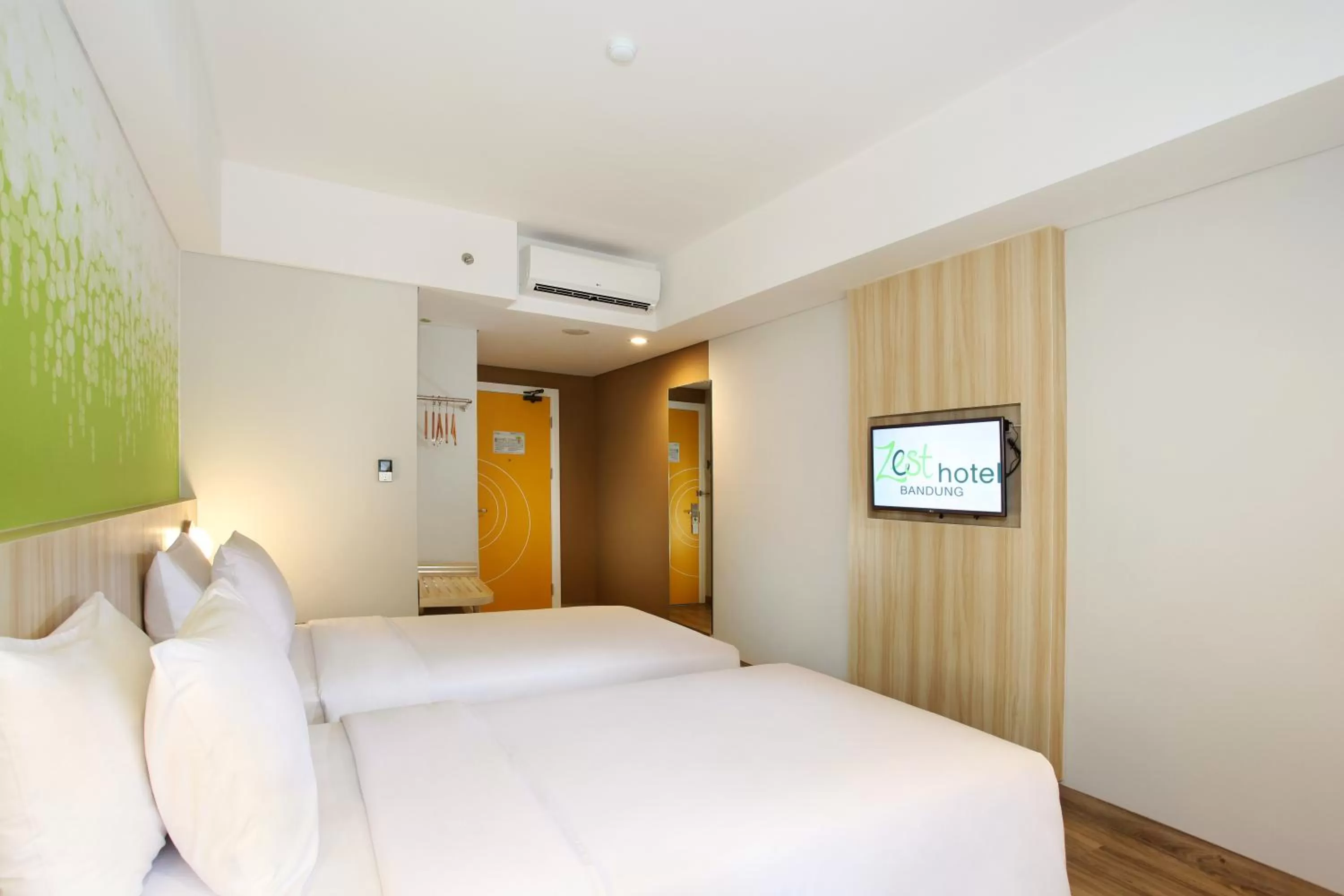 Bedroom, Bed in Zest Sukajadi Bandung by Swiss-Belhotel International