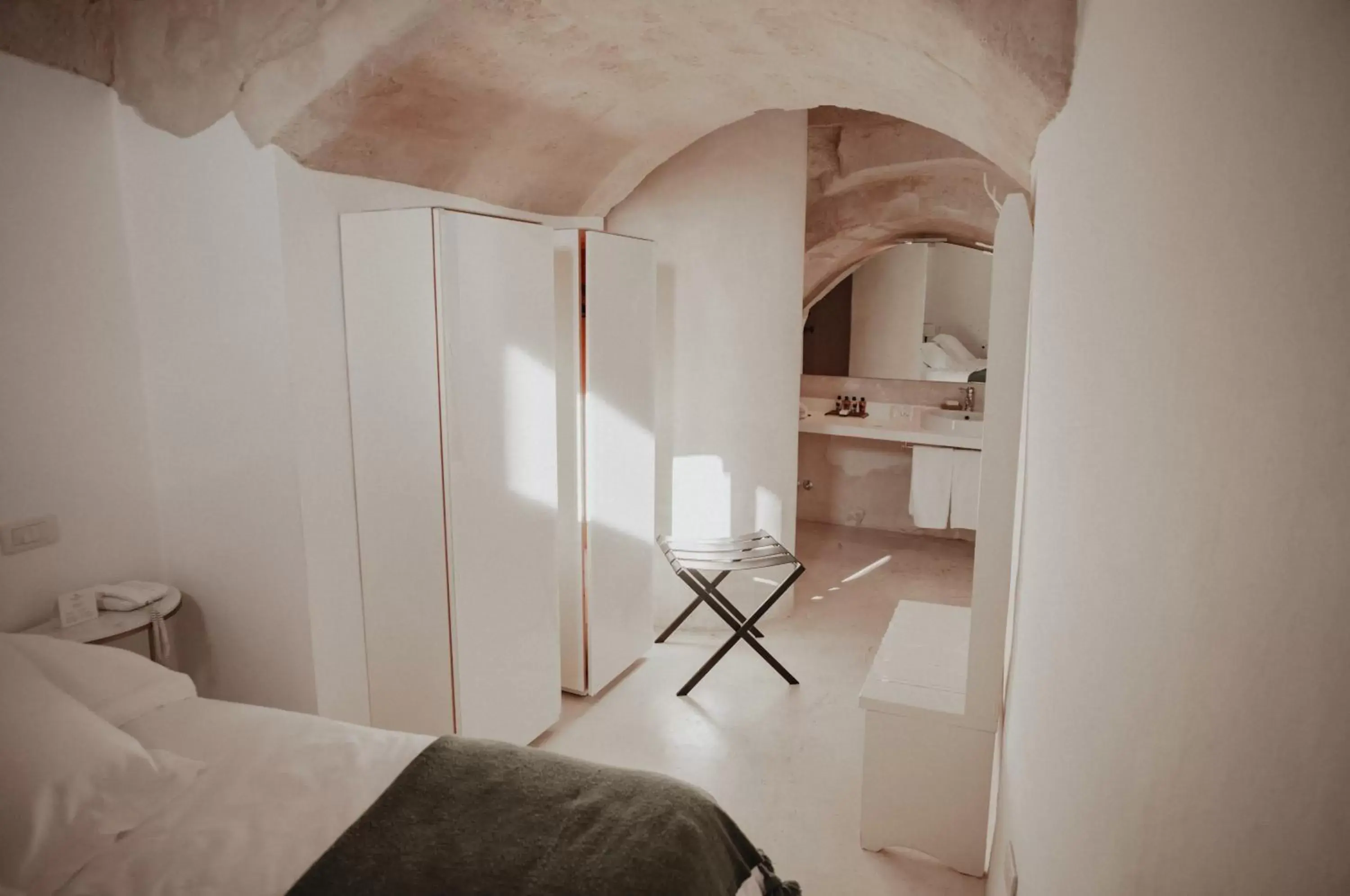 Deluxe Double or Twin Room in Sant'Angelo, Matera - Small Luxury Hotels Deluxe Double or Twin Room in Sant'Angelo, Matera - Small Luxury Hotels