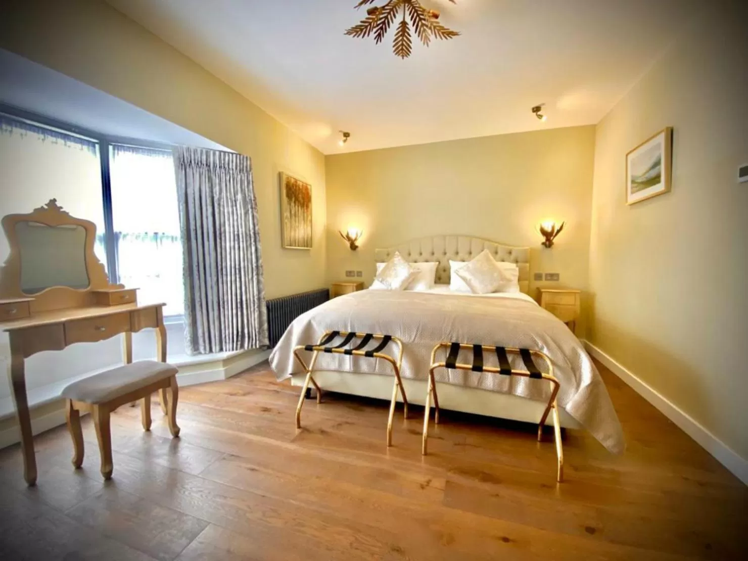 Photo of the whole room, Bed in The Cherry Tree Hotel