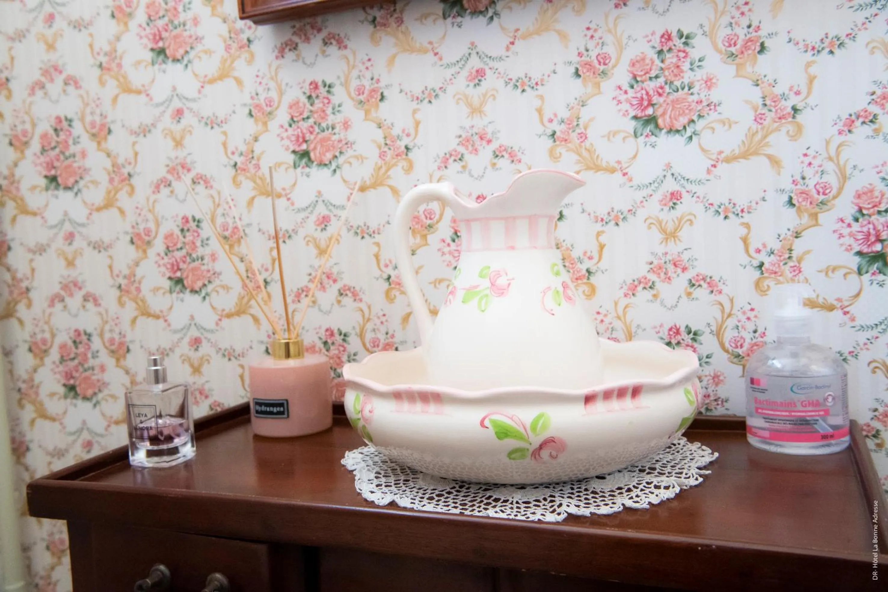 Bathroom in Hotel de Charme La Bonne Adresse - Logis hotels