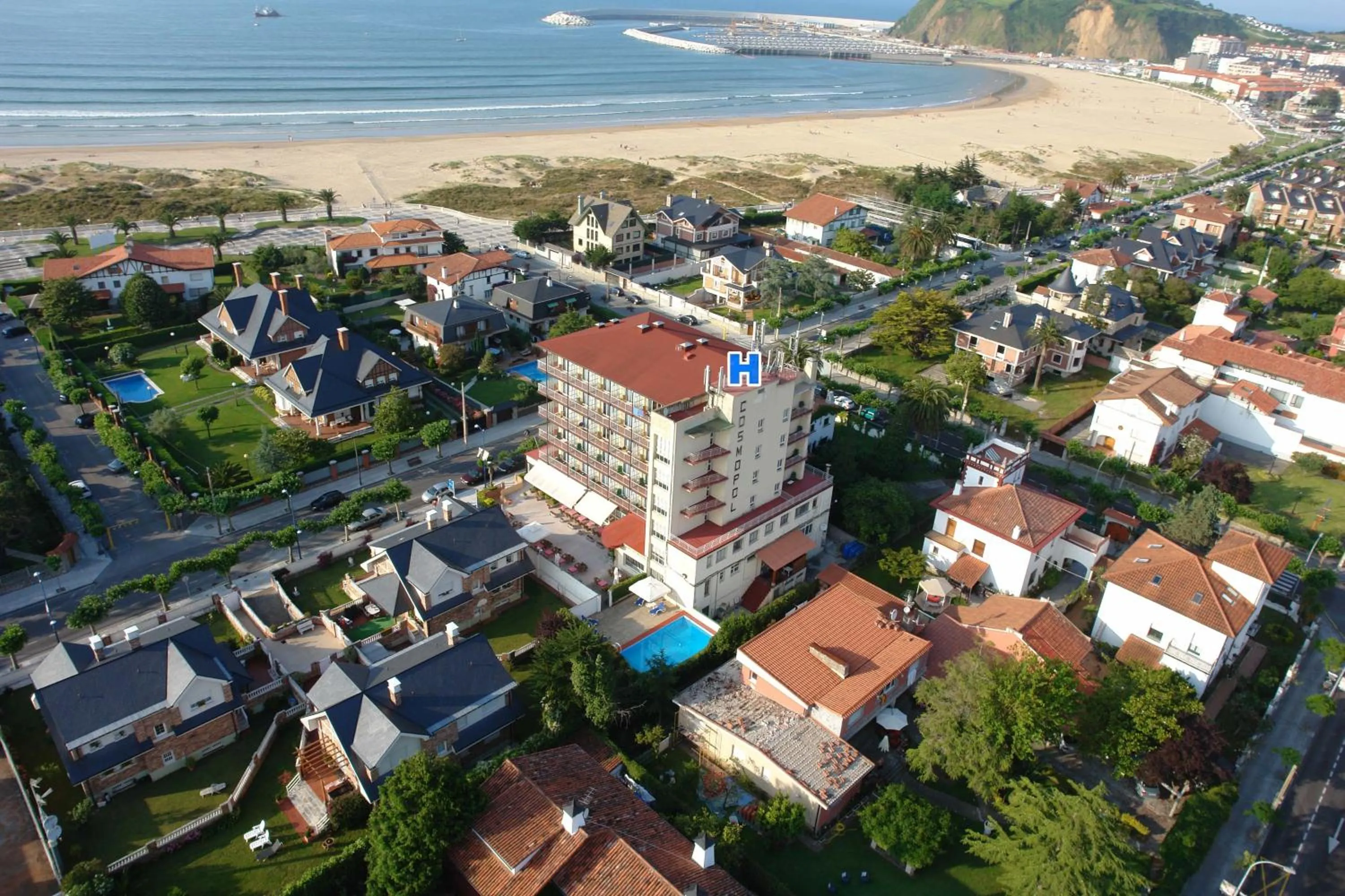 Facade/entrance in Hotel Cosmopol