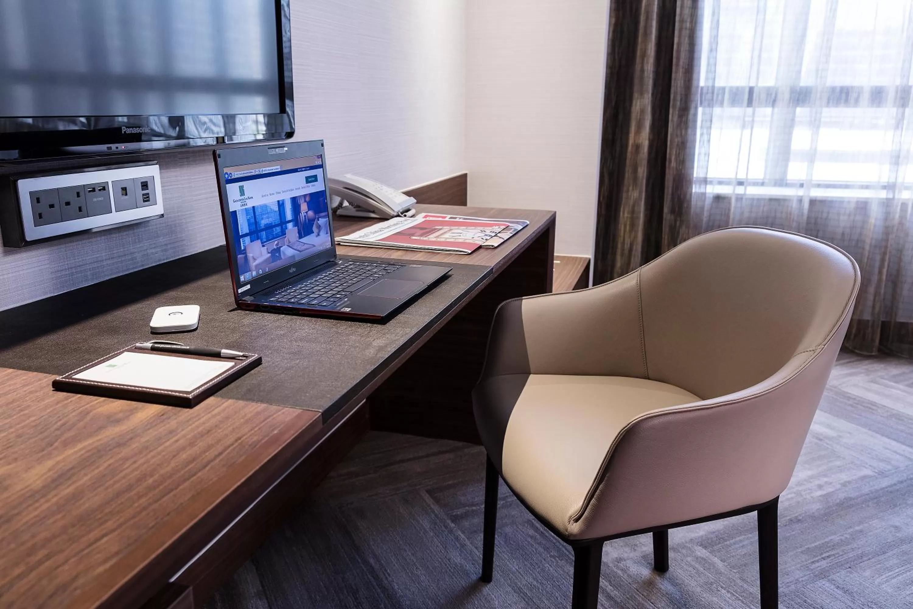 Bedroom in Gloucester Luk Kwok Hong Kong