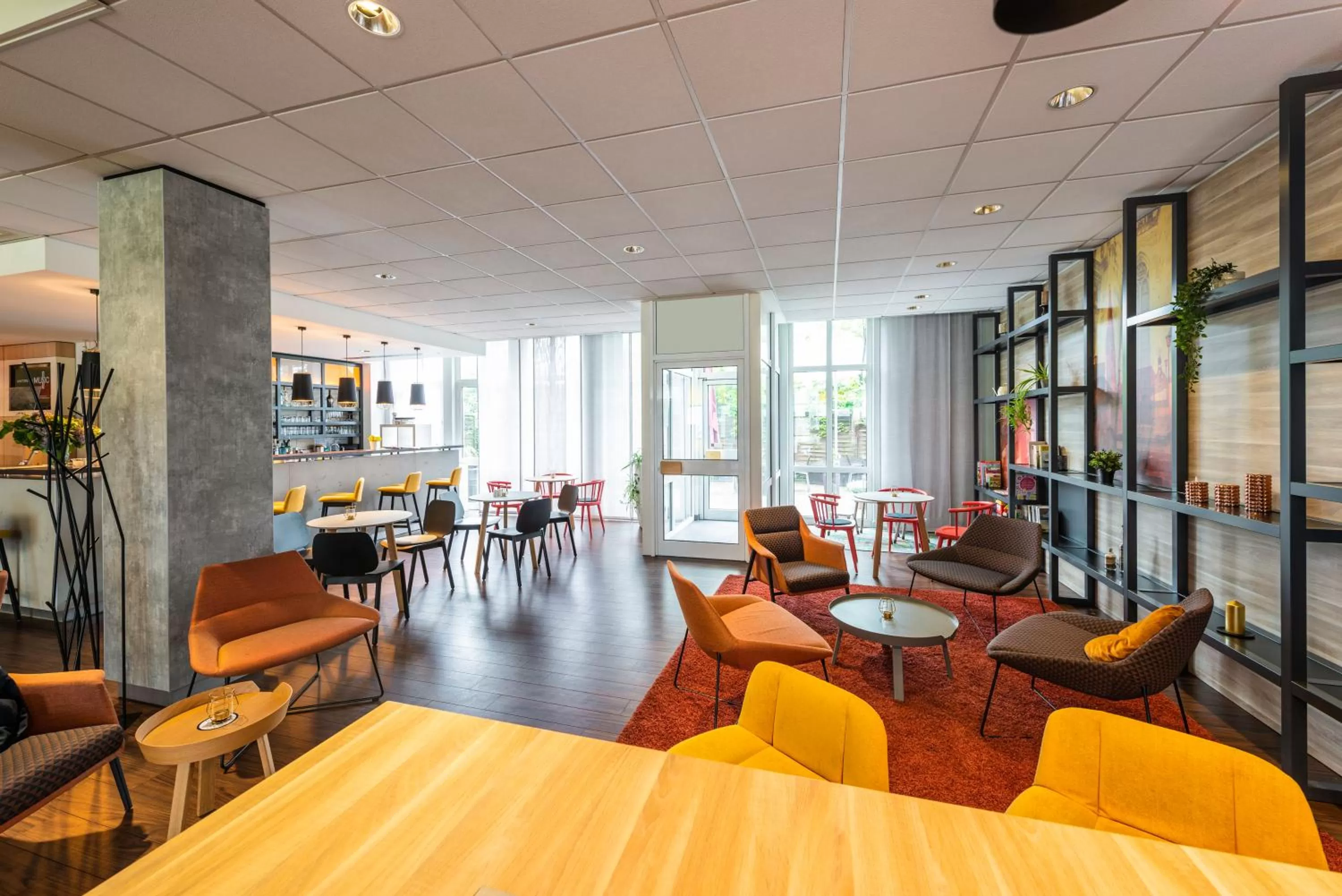 Lounge or bar in ibis Hotel Regensburg City