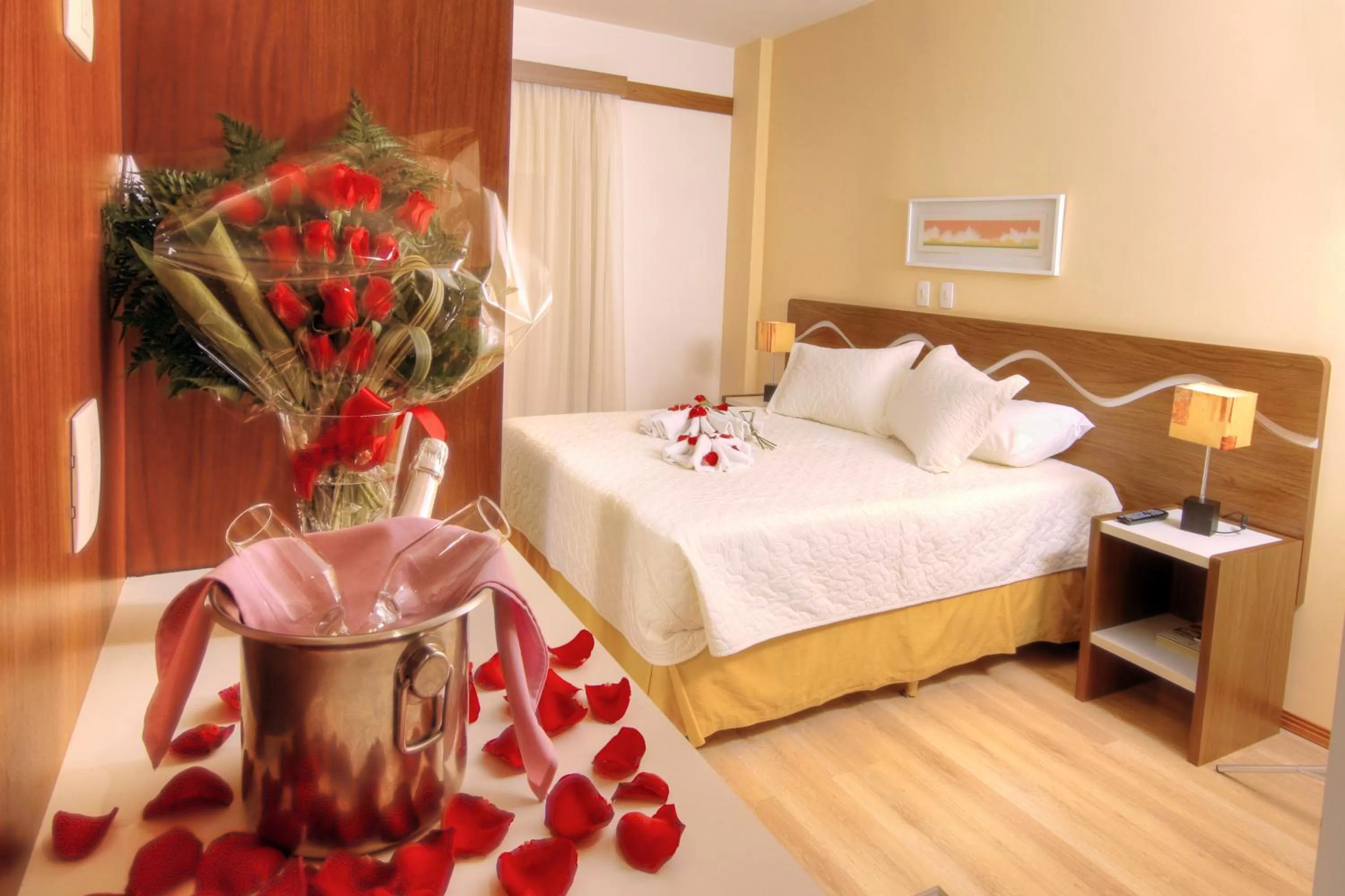 Photo of the whole room, Bed in Bristol Centro Civico Curitiba