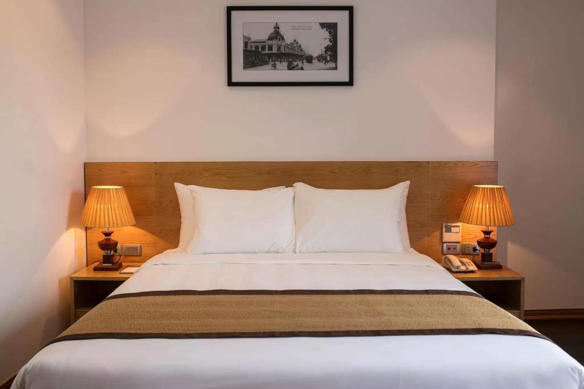 Bed in Hanoi Paon Hotel & Spa